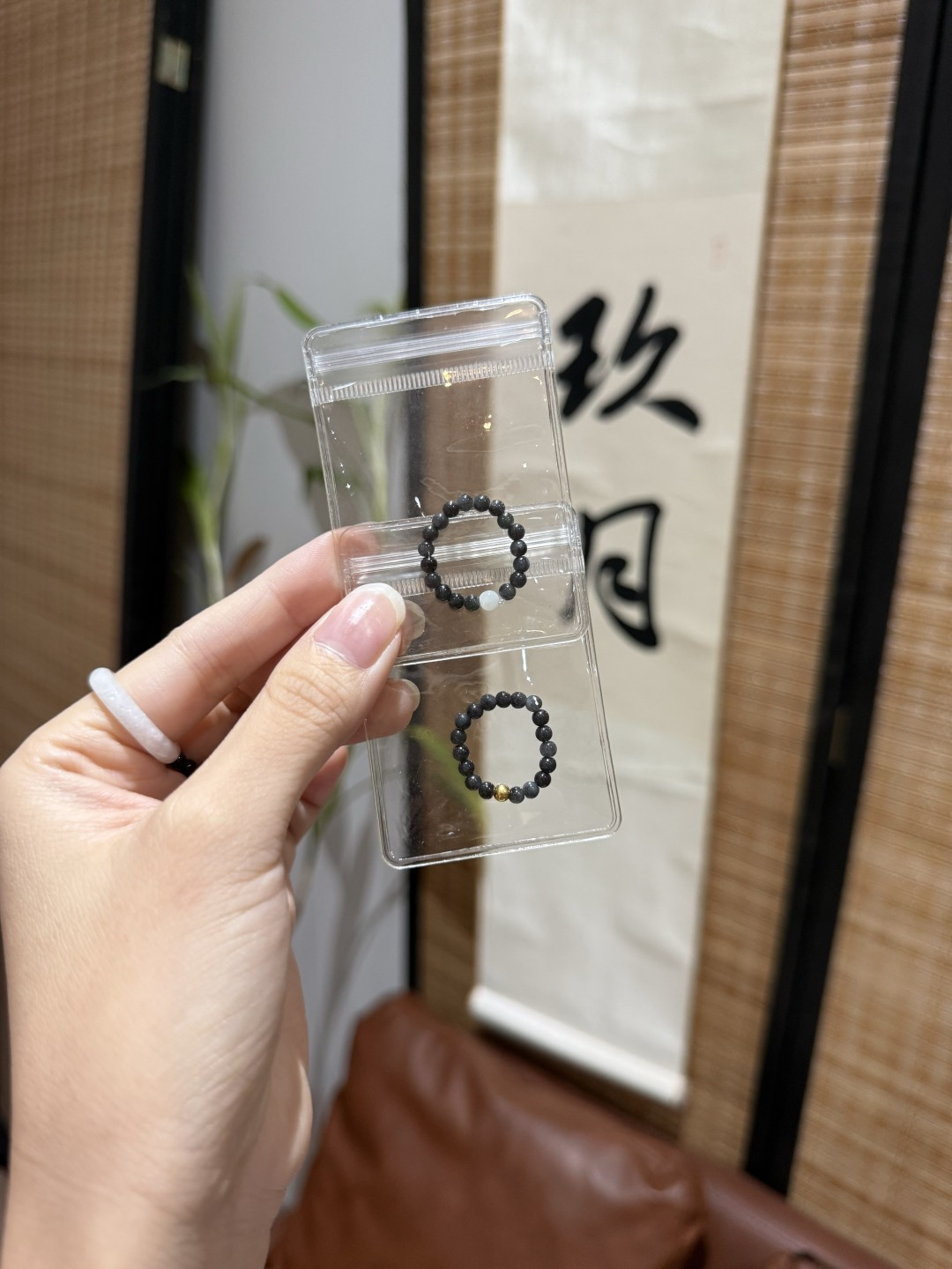 Jadeite chicken ring with silver-plated beads