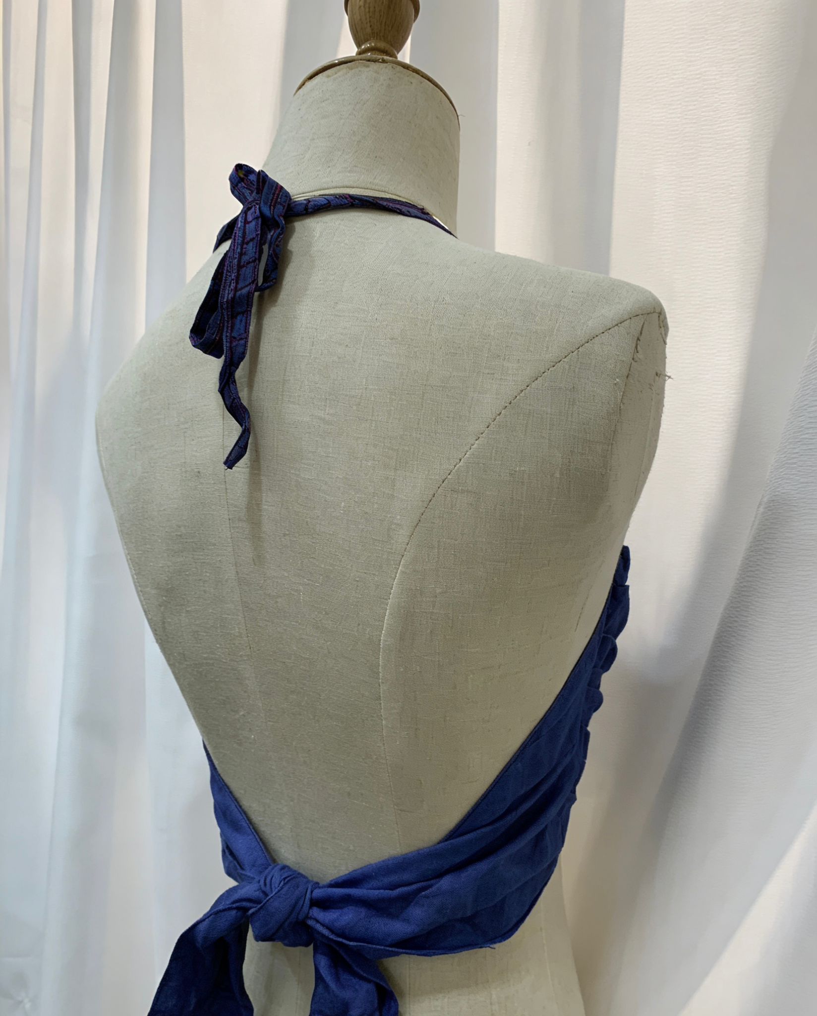 復古印花露背掛脖上衣