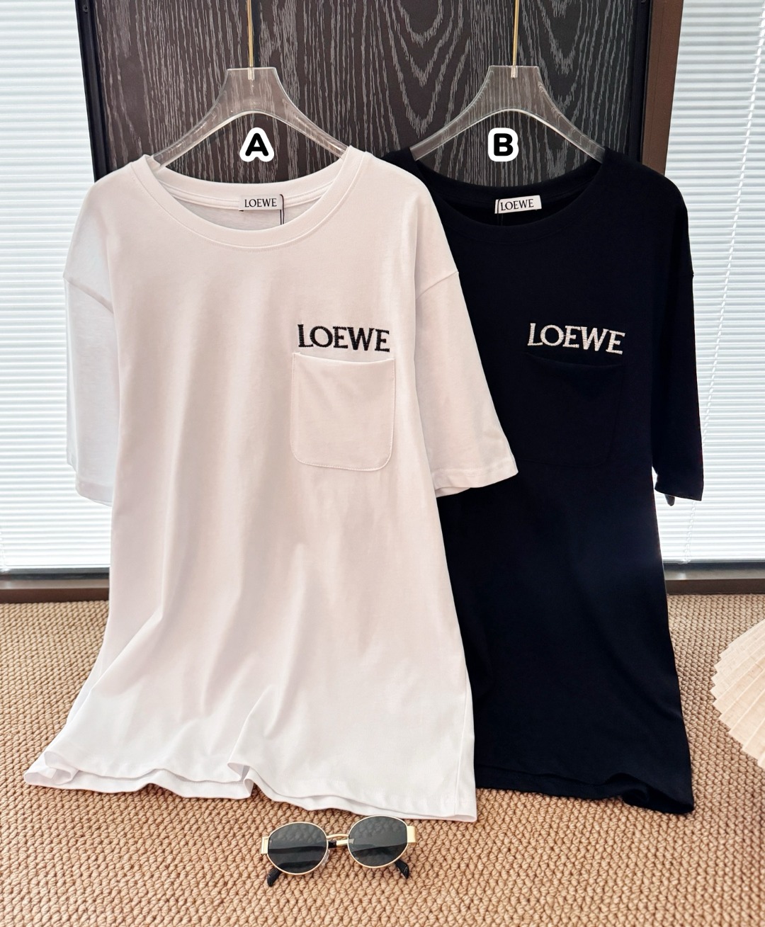 LOEWE 極簡口袋刺繡 Logo 短袖Tee