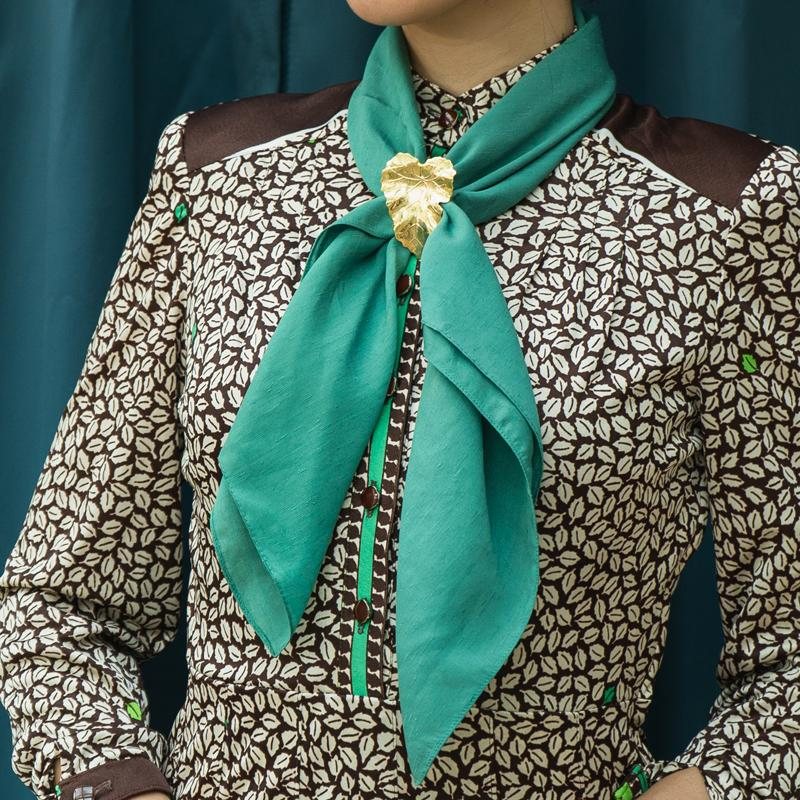 Vintage Green Raw Silk Texture Square Scarf (MT1602)