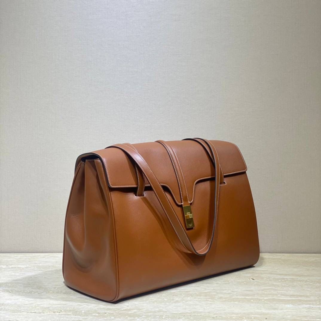 🔥大货实拍图 𝗖𝗘𝗟𝗜𝗡𝗘♥𝟭𝟲 𝗦𝗢𝗙𝗧大号 型号：194043 尺寸：38*26*18cm