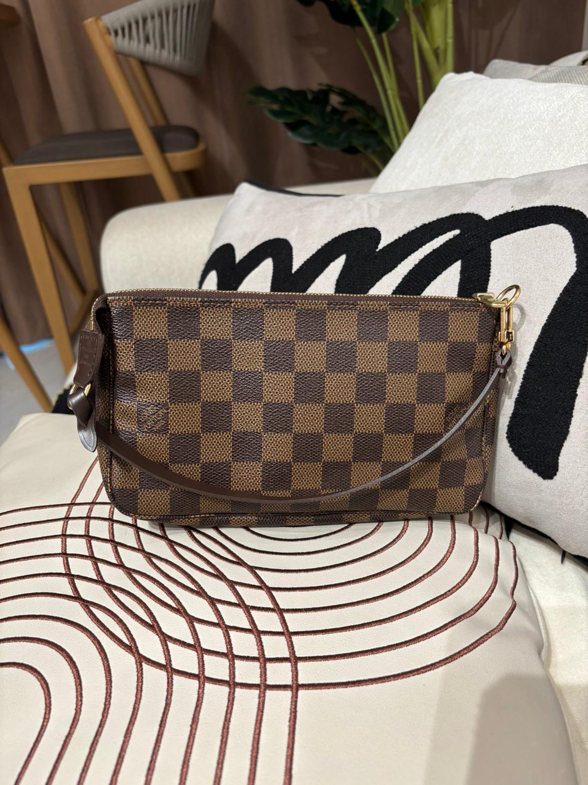 全新 Lv pochette hobo bag 100%Authentic, 全新未使用品 