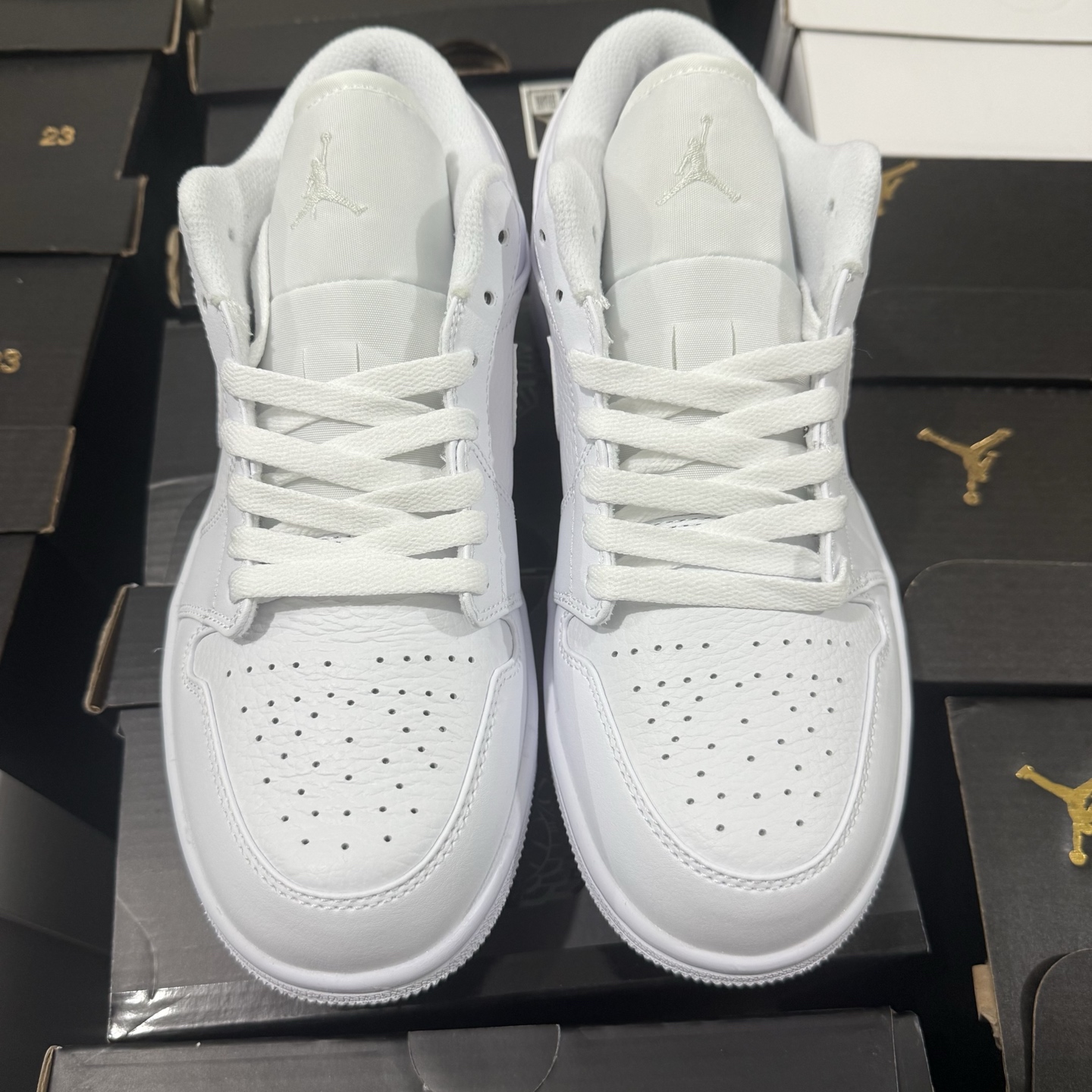 Nike Air Jordan 1 Low "Triple White" 553558-111