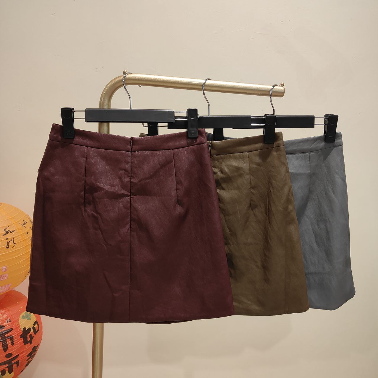 皱褶皮革裤裙 1400