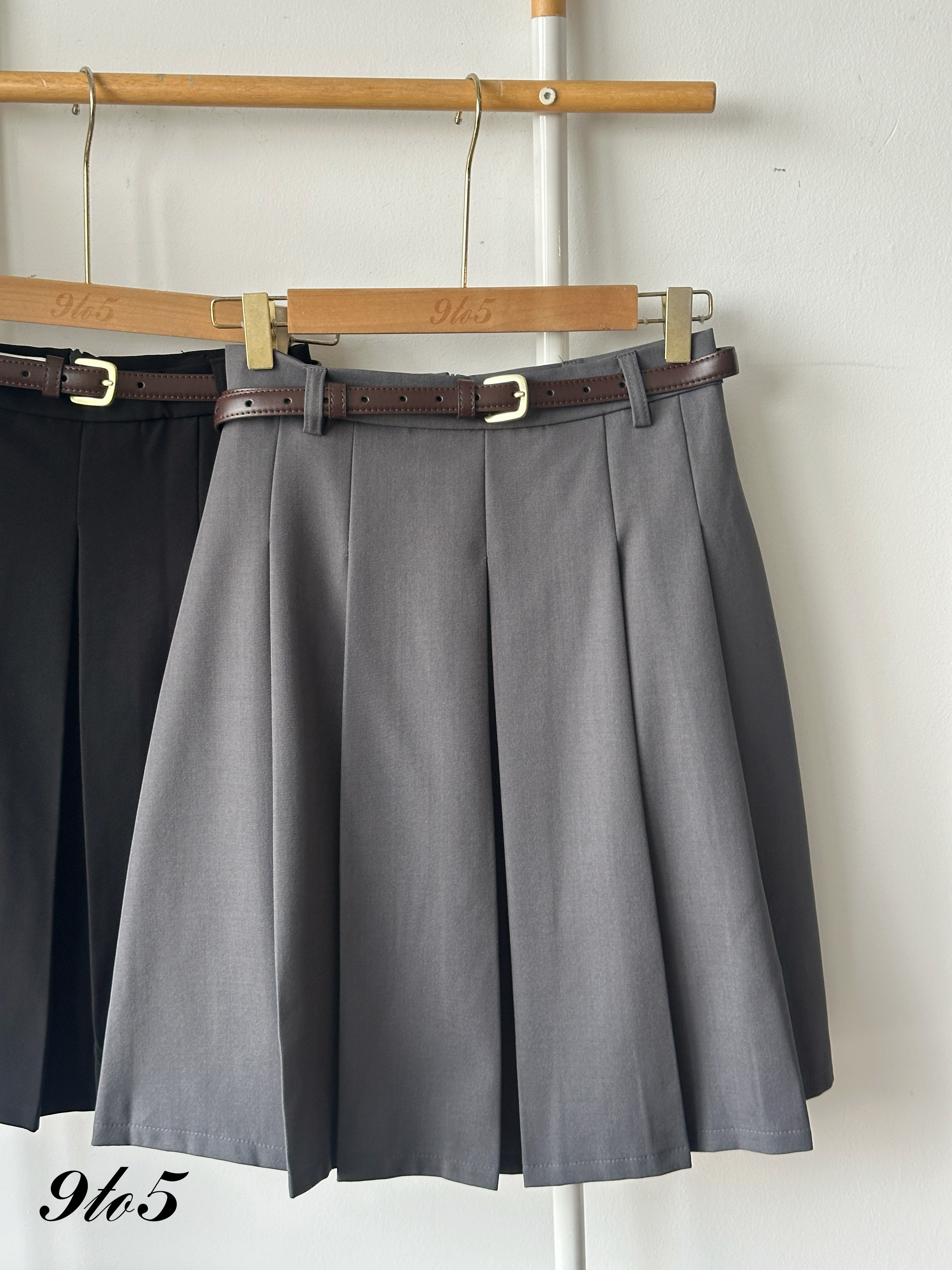 S1928 Midi Pleated Skirt - Black & Grey
