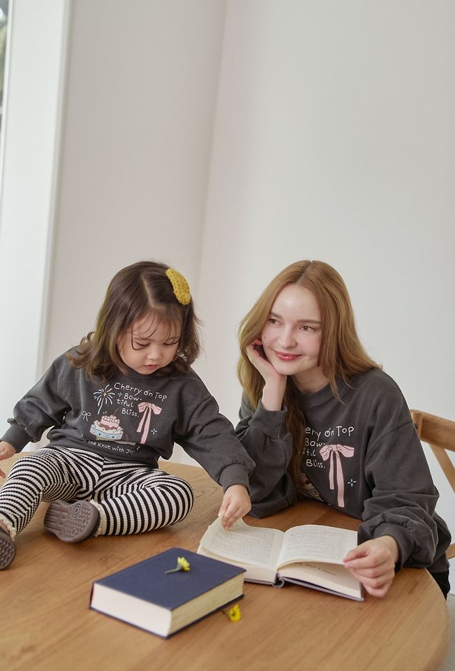 Momoann | Tea Time Sweatshirt(With Mom)