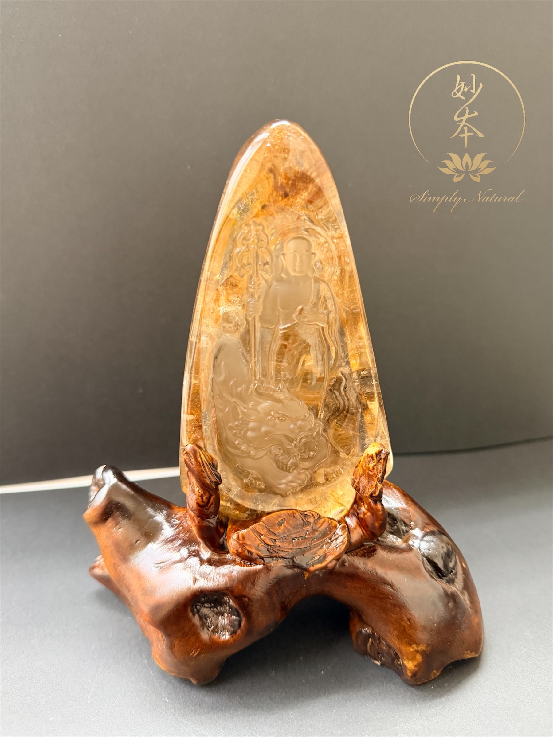 #4 地藏像及坐騎諦聽雕刻在天然黃膠花水晶 （已加持）全高17.5cm