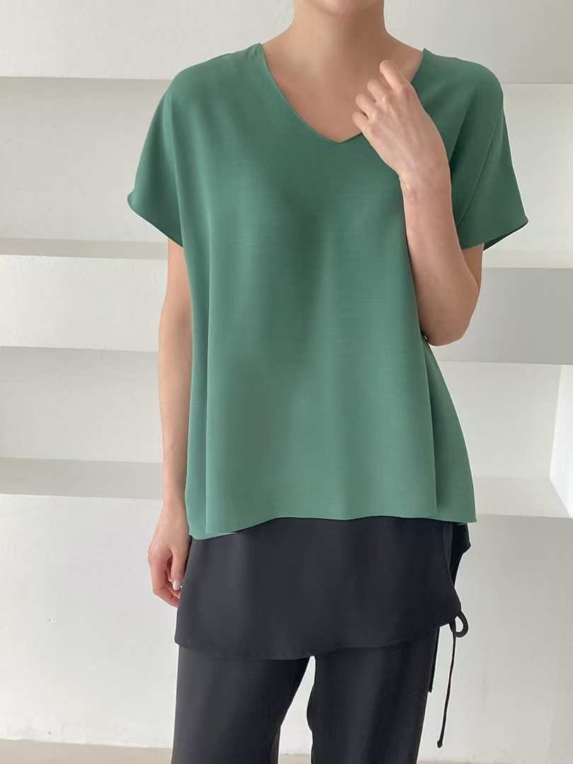 Lightweight V-Neck Short Sleeve Top ‖ 轻盈简约V领短袖上衣KR0153371