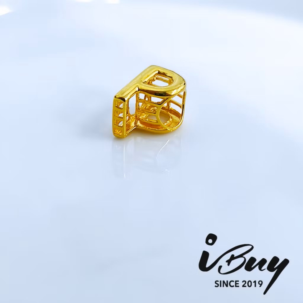 916 GOLD P ALPHABET CHARM BEAD 916 金 P 字母串咀