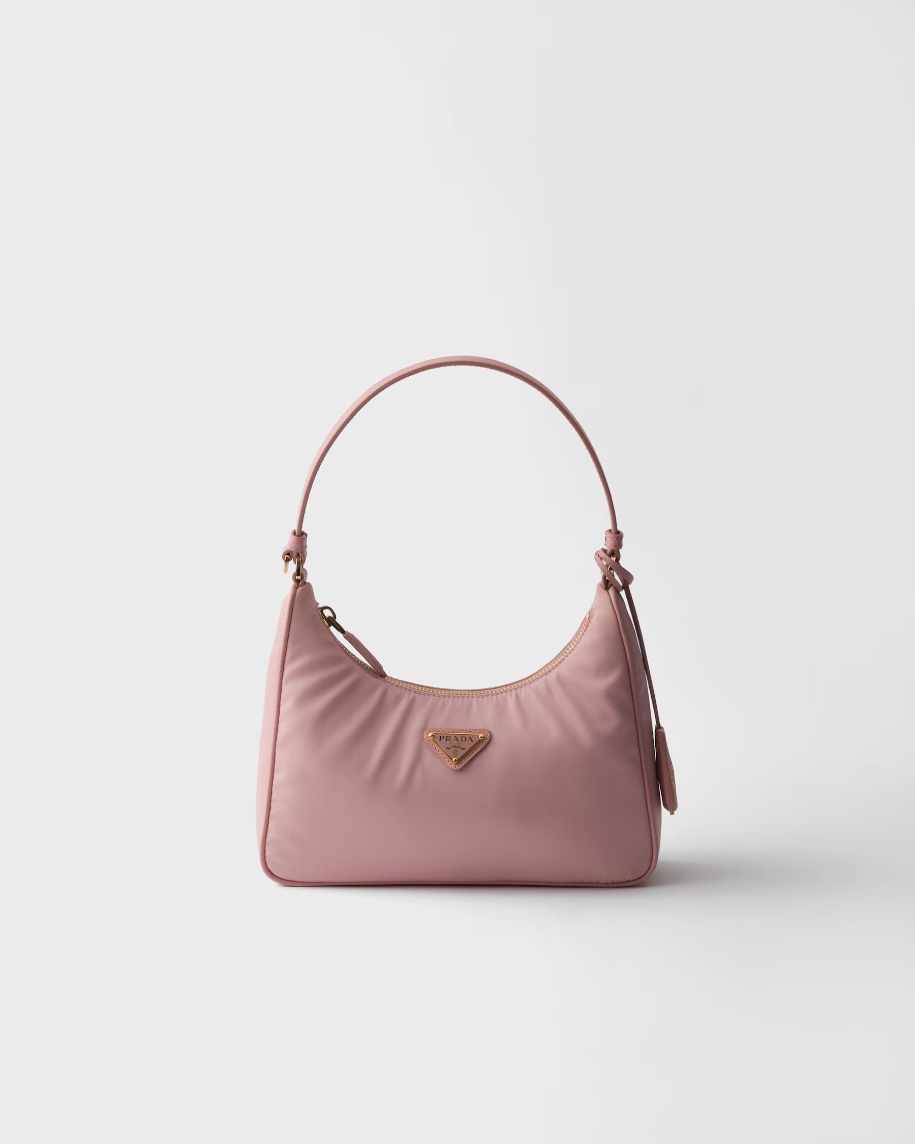 限時優惠✨訂貨🍒Prada Re-Edition 2005 Mini Bag Size 18x22x6.5cm(皮質肩帶) Color : Pesco