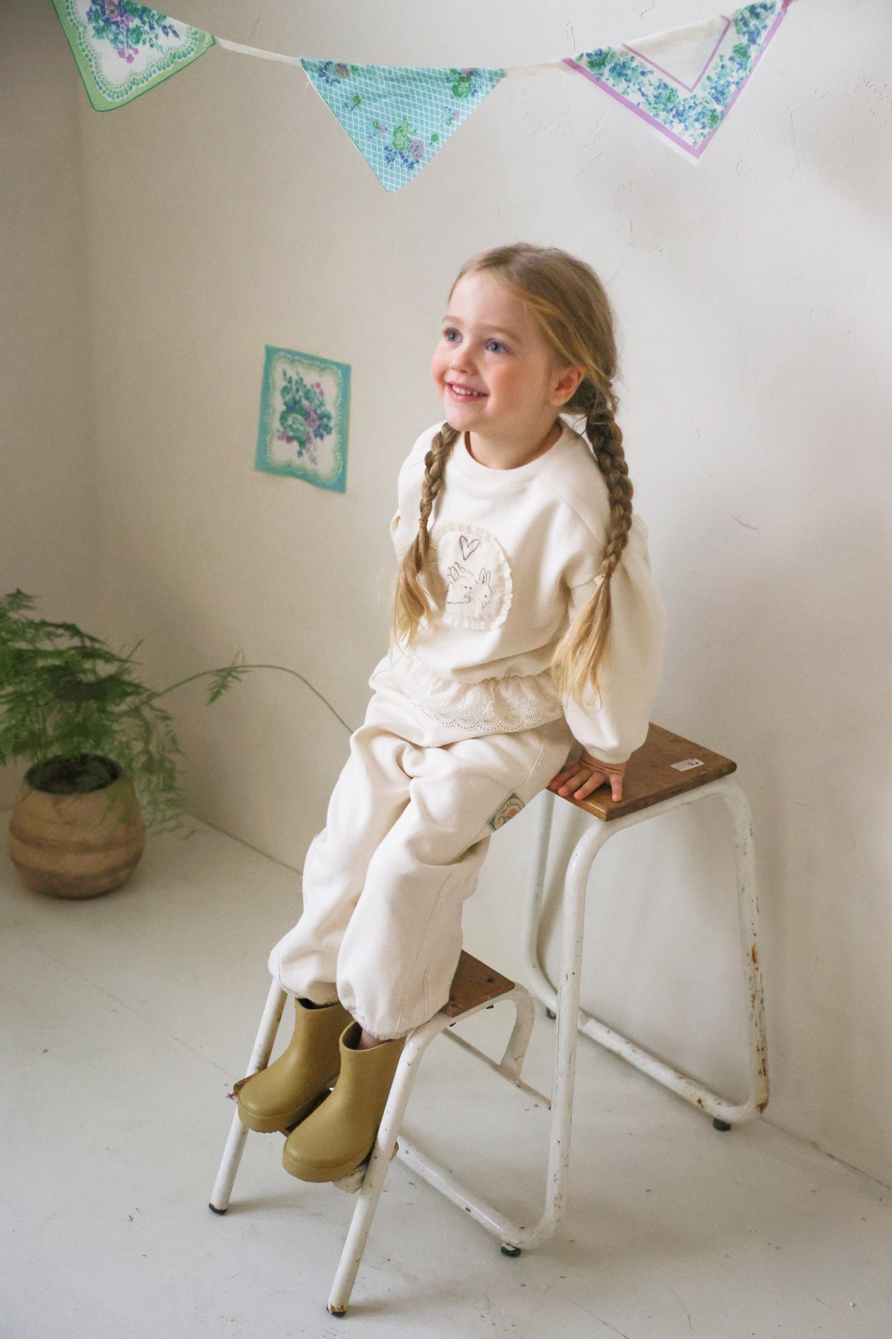 兔仔 🐰 Top / Lace Pants