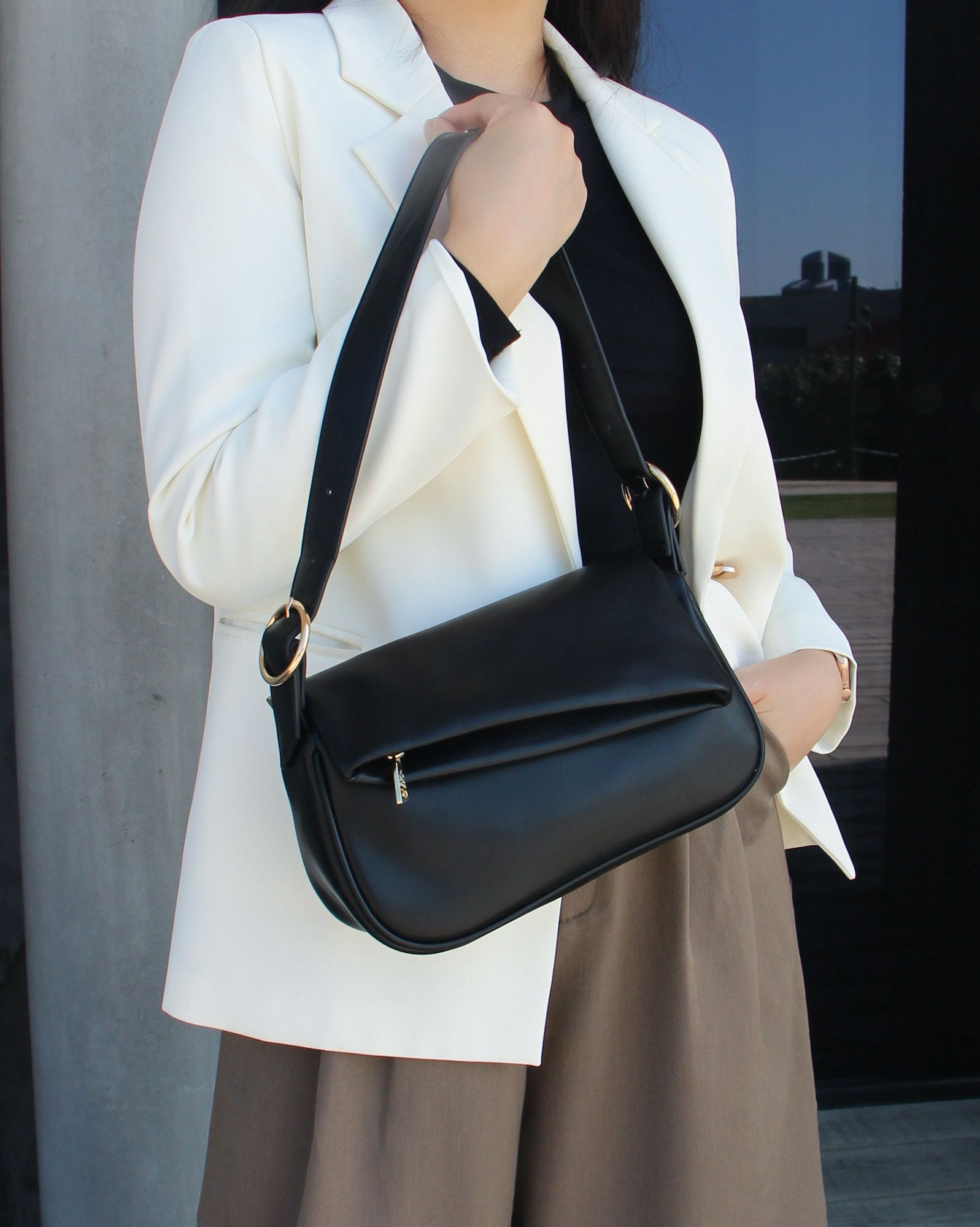 ＜港版STAND OIL．正宗香港製造包包＞ Sydney 2 ways 空姐包 (內付2種長度可調較式揹帶)