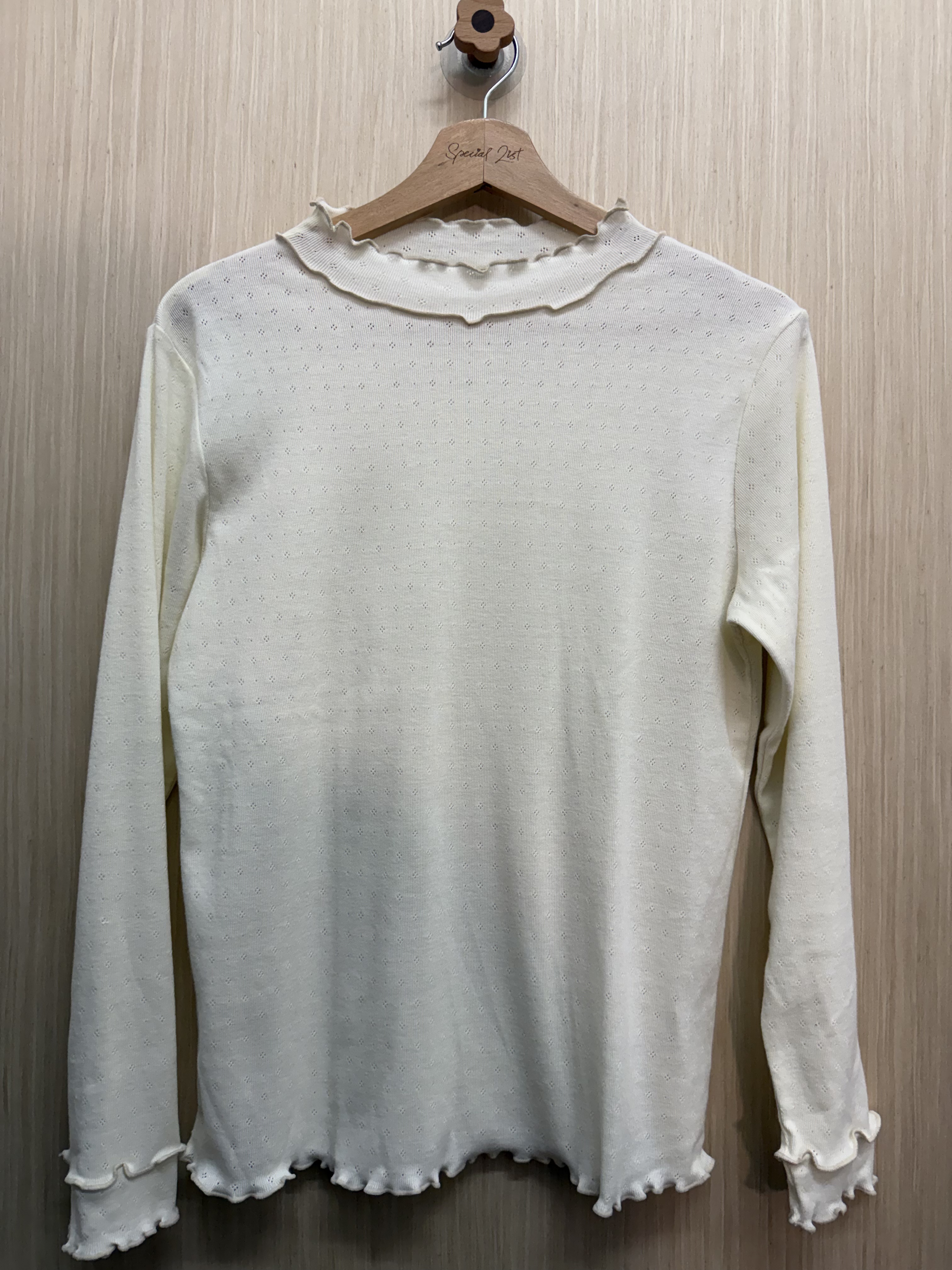 花紋雙層領𝐭𝐨𝐩（米白）