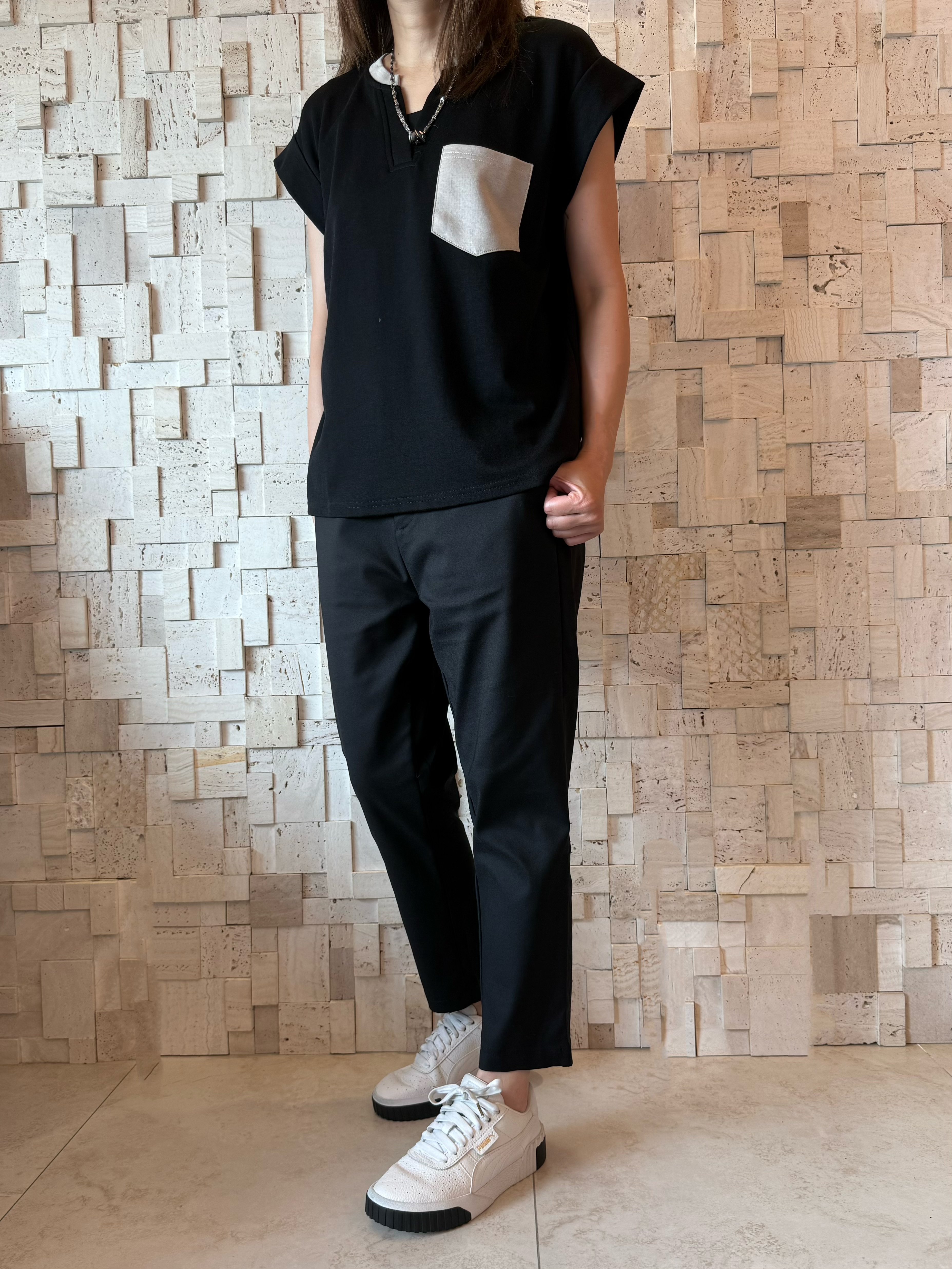 #2086 撞色邊V領Top✨