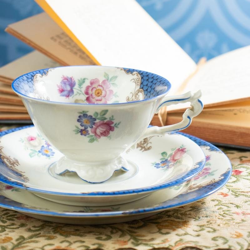 C.a. 1924 - 1946 German Seltmann Weiden Elegant Foliage Blue Tea Set Trio(MW108)
