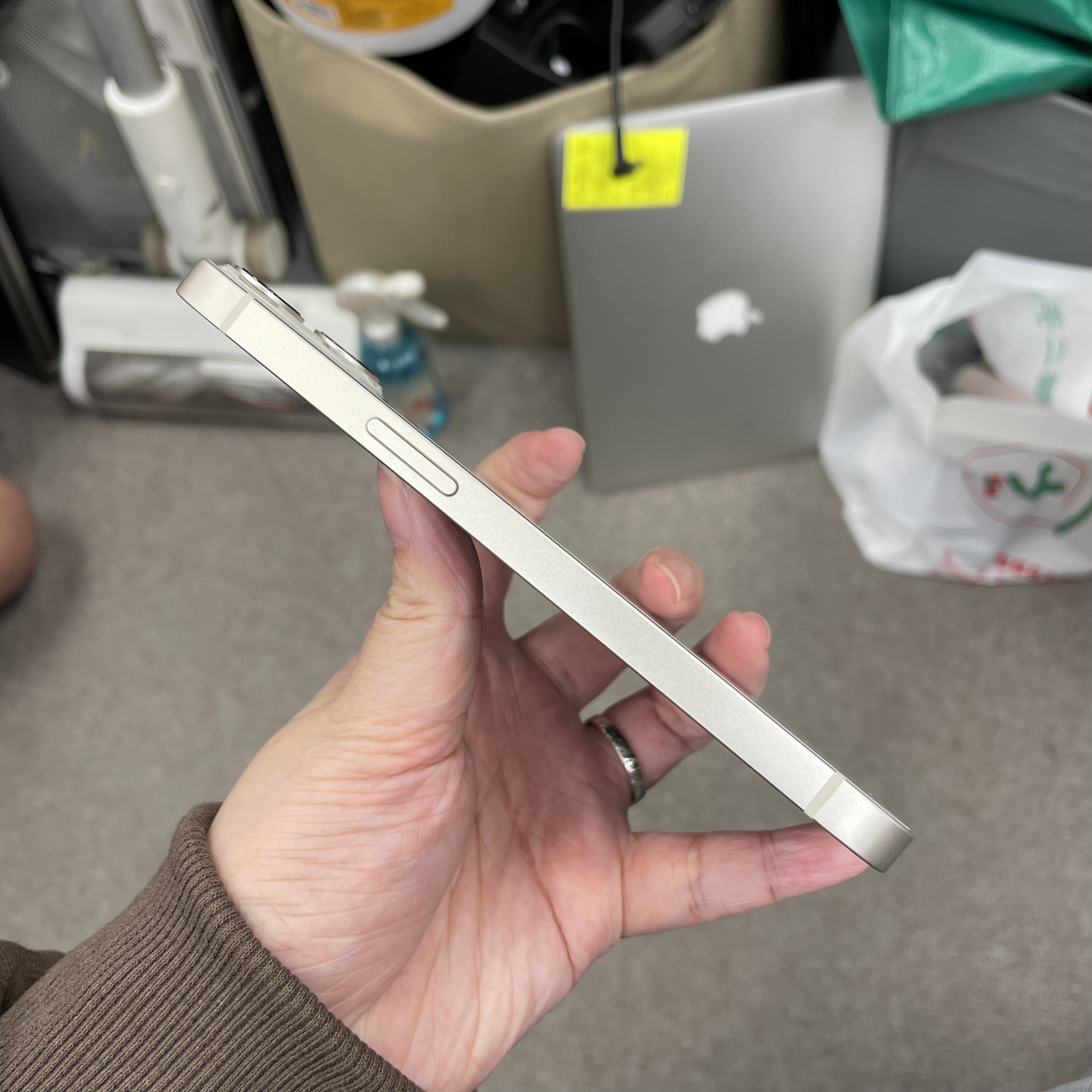 *6040 13 超靚機 256GB 電89 白色 white