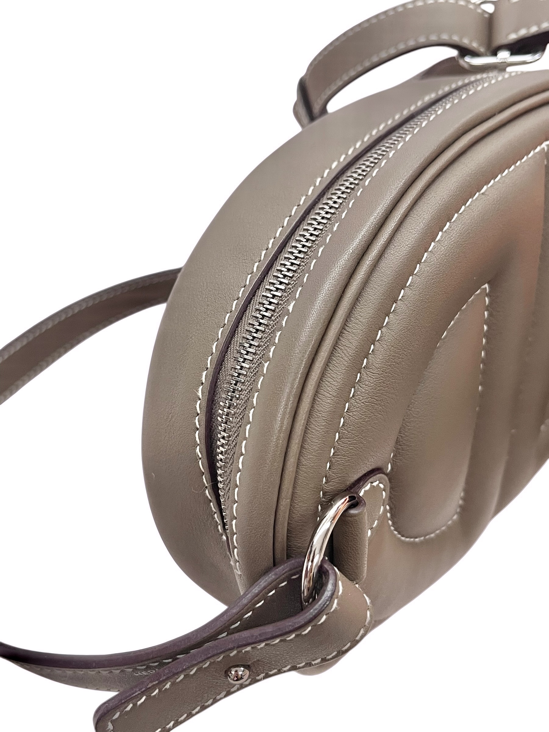 Pre-owned Hermes In The Loop BNANE VEAU Swift Stamp Z / Product Code: 081307
