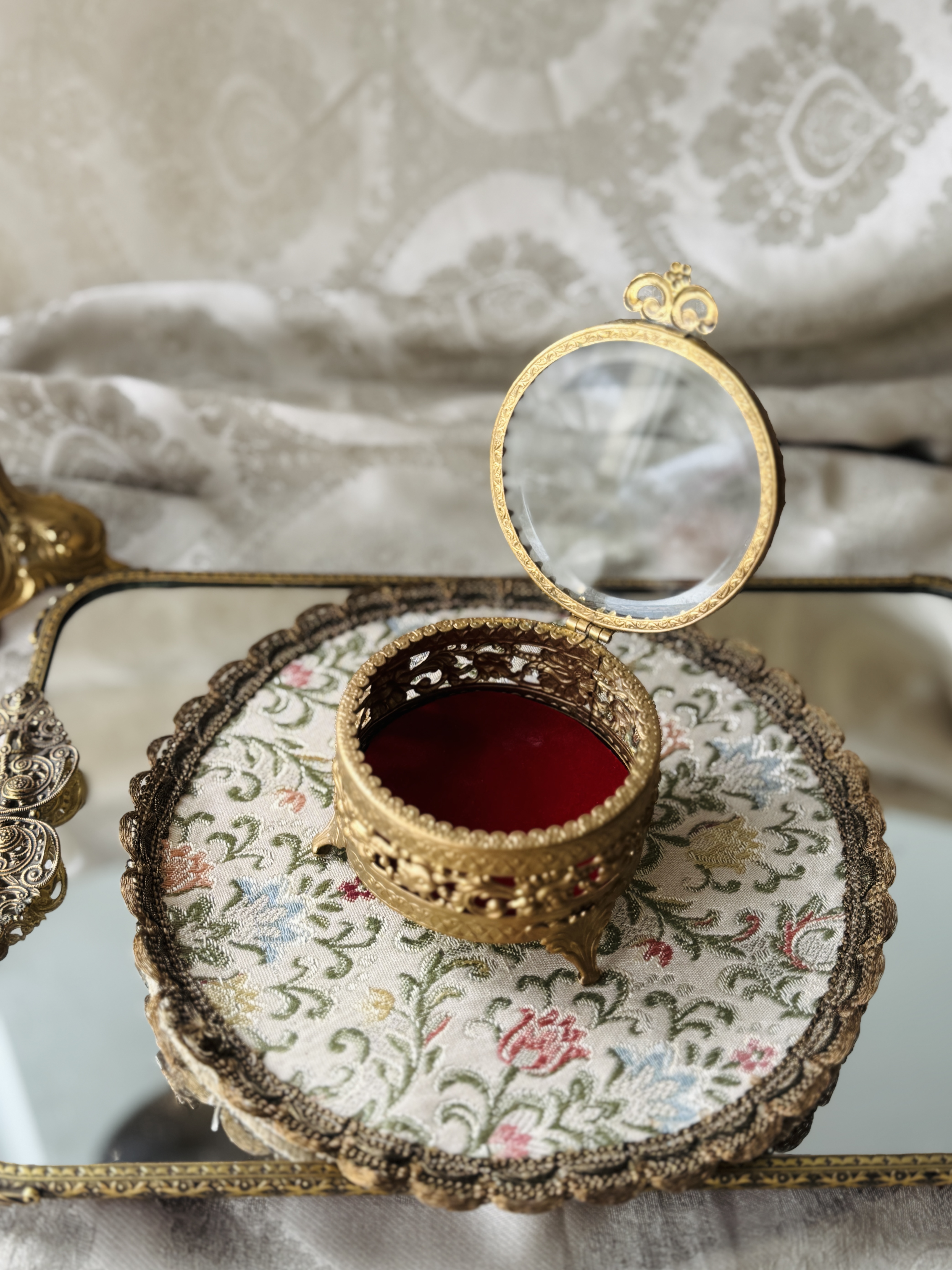 Vintage Mid-Century Round Ormolu Vanity Trinket Box - 8cm(MT2493)