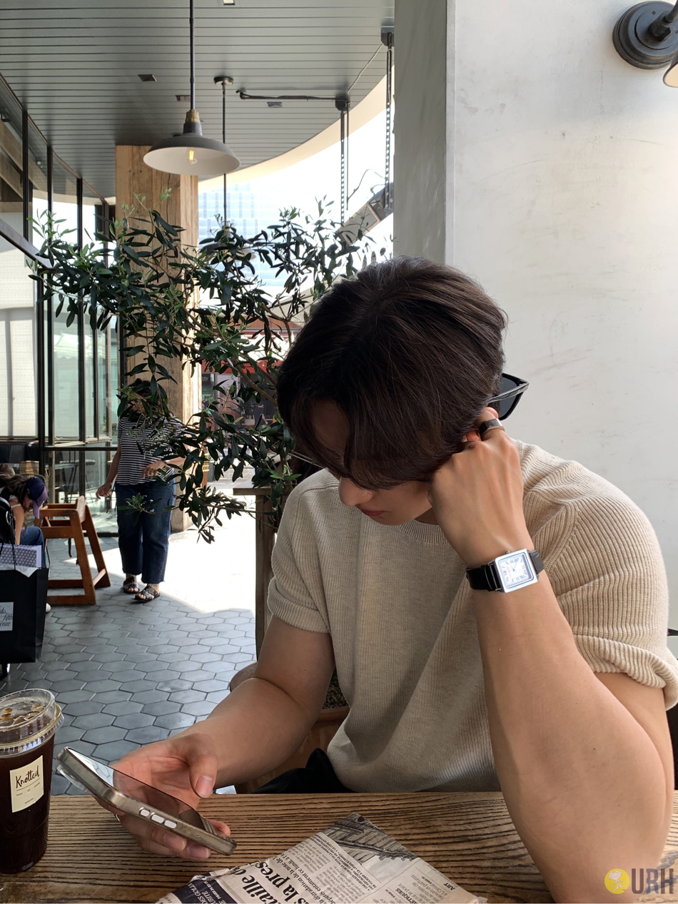 【100%保證韓國直送】頂級 Supima Cotton 挺闊平整顯寬肩修身型半袖針織衫 👕 [10 color] RL114895