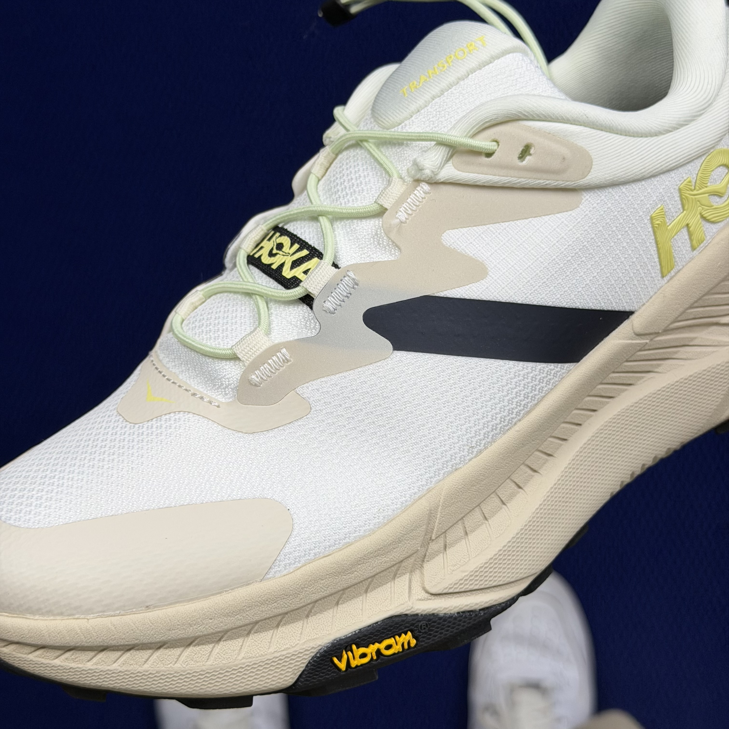 Hoka One One Transport