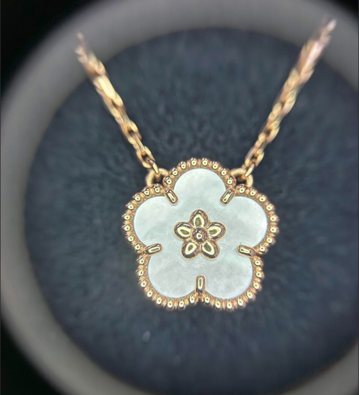 VCA梵克雅寶 項鍊 Lucky Spring系列 18k玫瑰金 珍珠白貝母白梅花項鍊 經典熱門首飾 25年4月卡全套