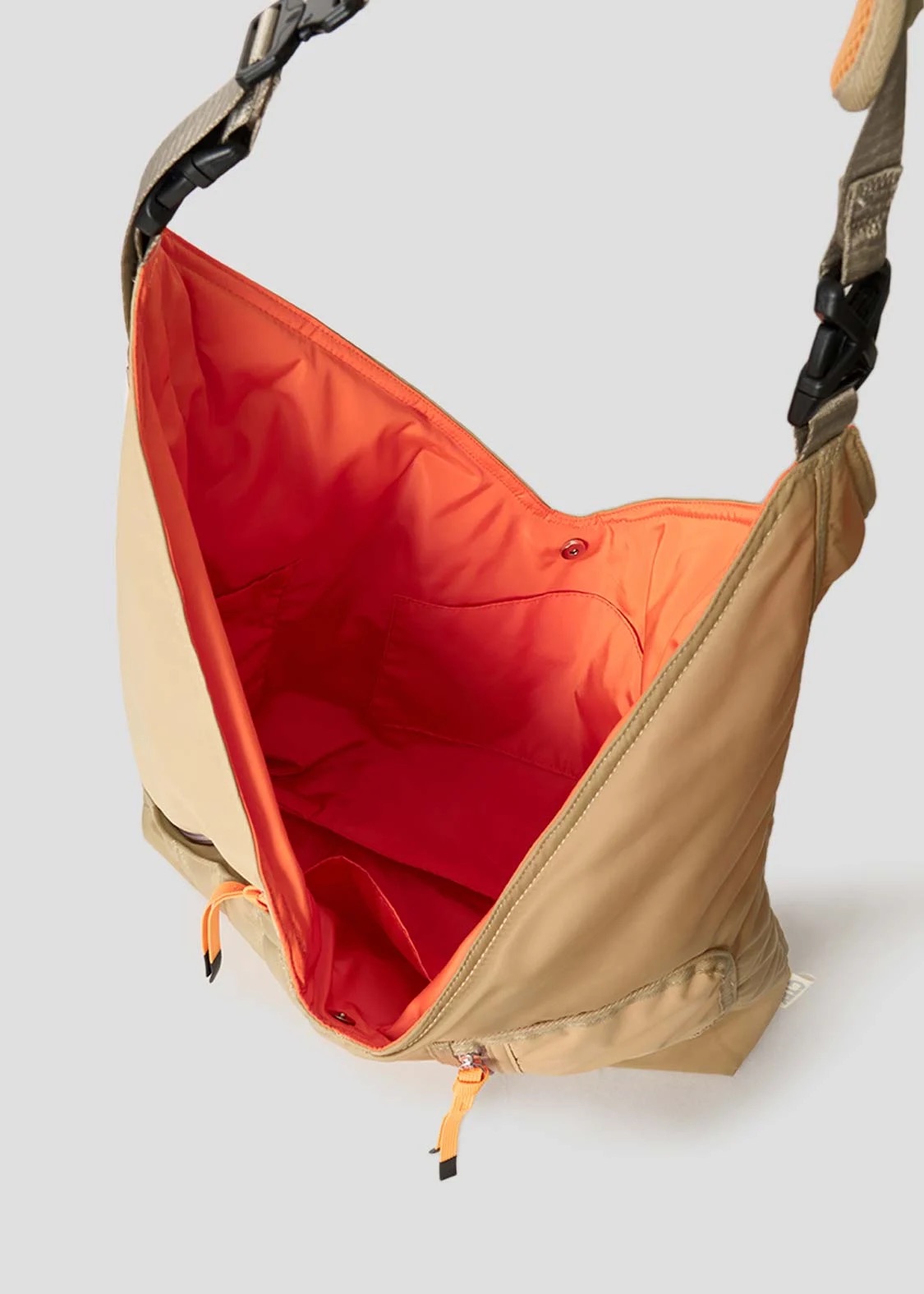 📦訂購 日本限定 CONTROL FREAK x graniph IKAKU Red Panda 小熊貓 側背包