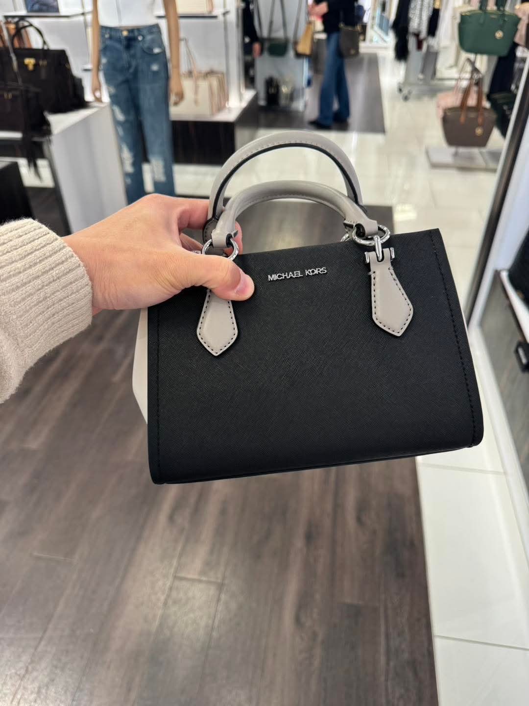 香港現貨-Michael Kors Outlet Marilyn Saffiano Leather Messenger Bag Black Multi