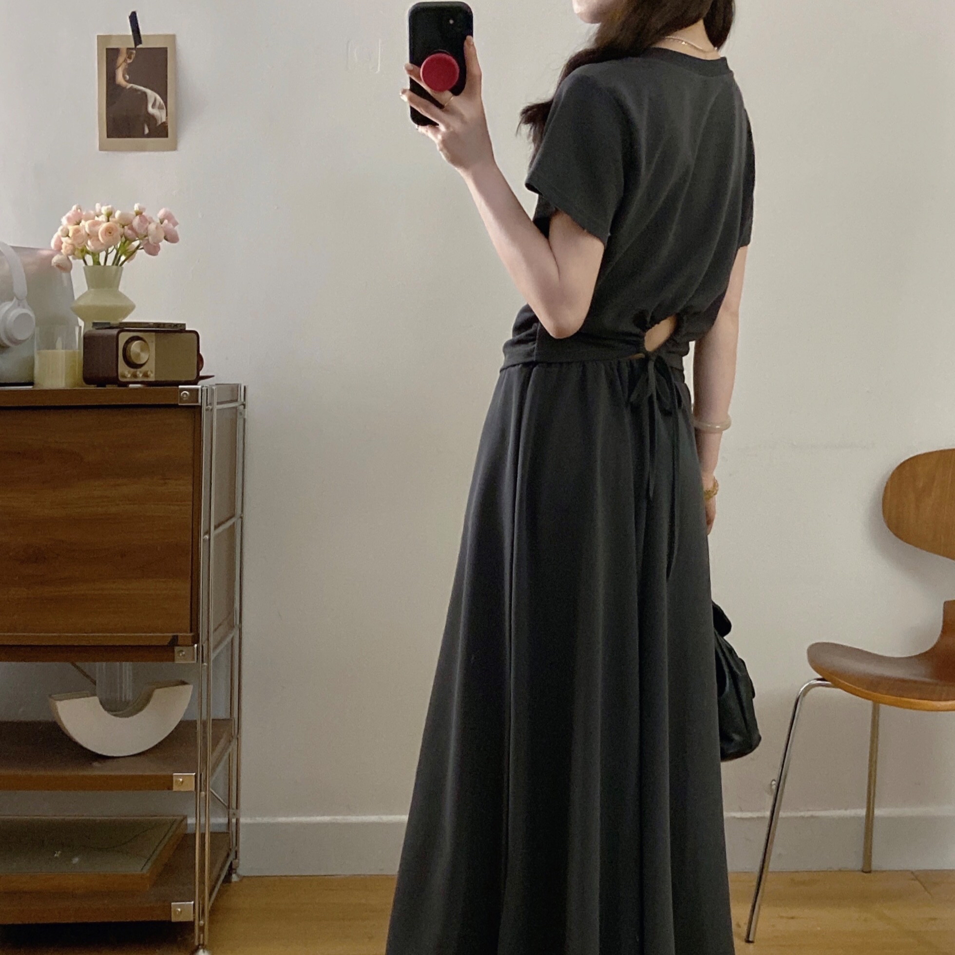 B152(6660) 韩版休闲风后弧形系带露腰上衣与长裙黑灰套装