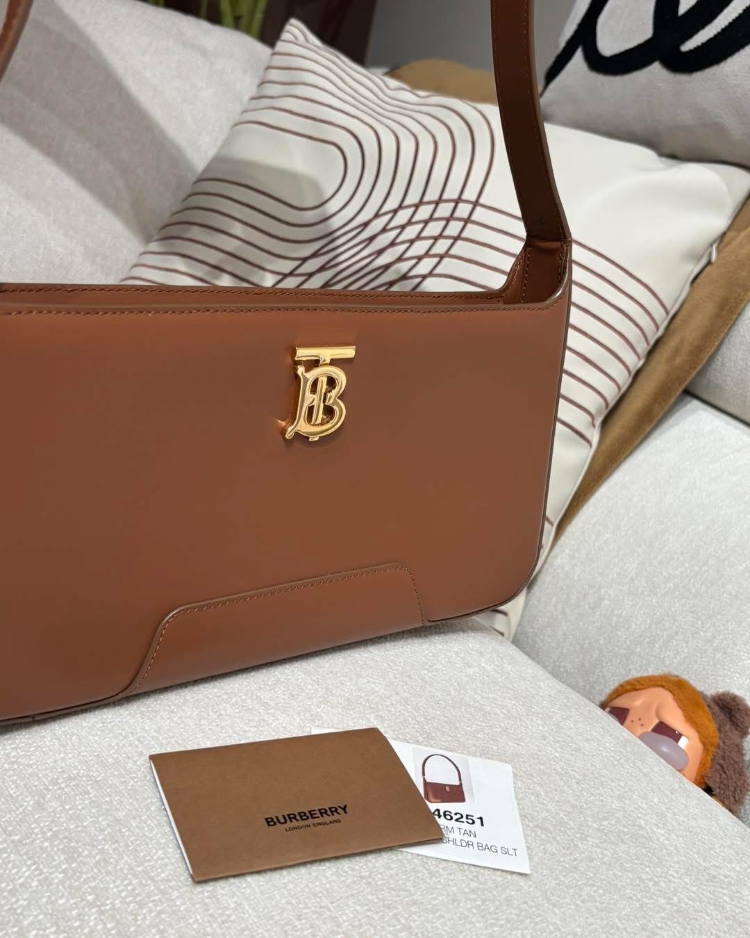 Burberry Leather TB Shoulder Bag hobo 100%Authentic,95%new✅dust bag  