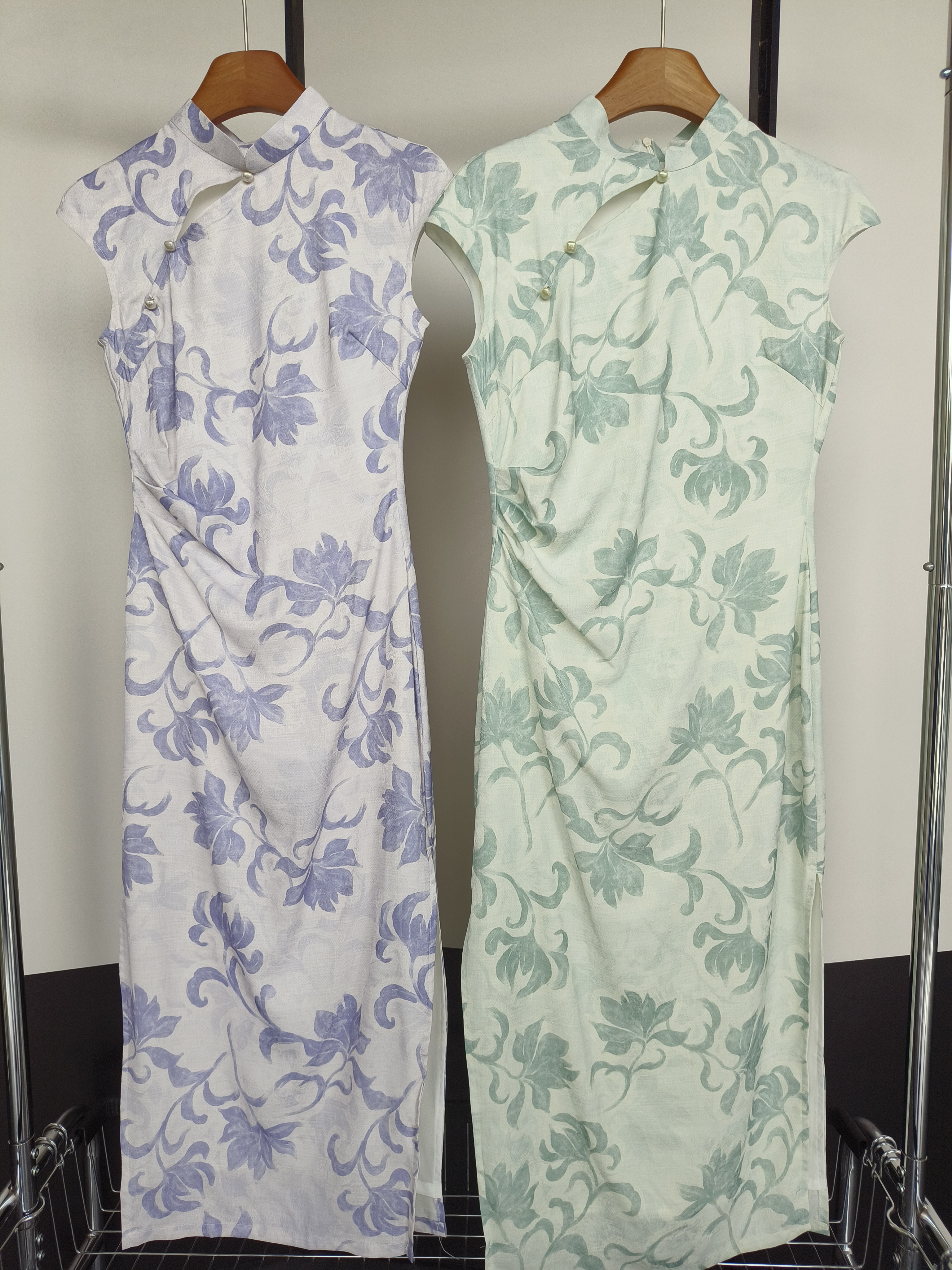花影流韵旗袍 Floral Elegance Cheongsam