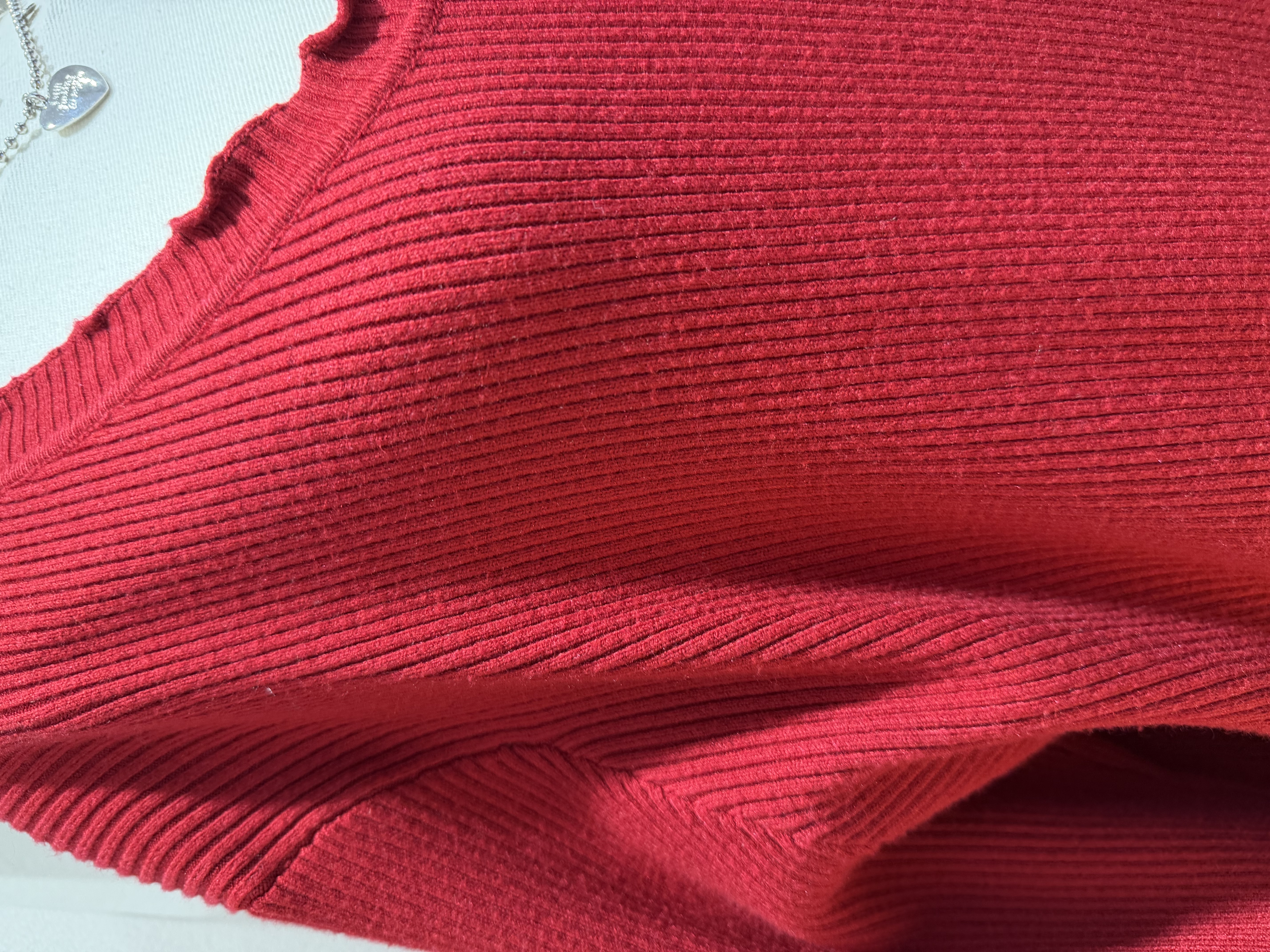 鬆身紅色圓領長袖針織衫