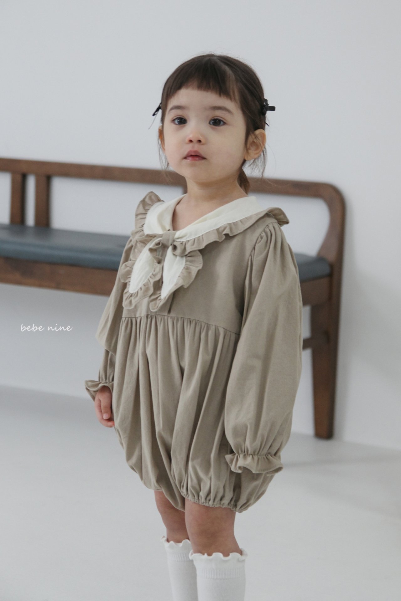 🌸預訂 韓國直送🌸🇰🇷Bebenine兩色荷葉花邊領巾寬鬆長袖包屁衣