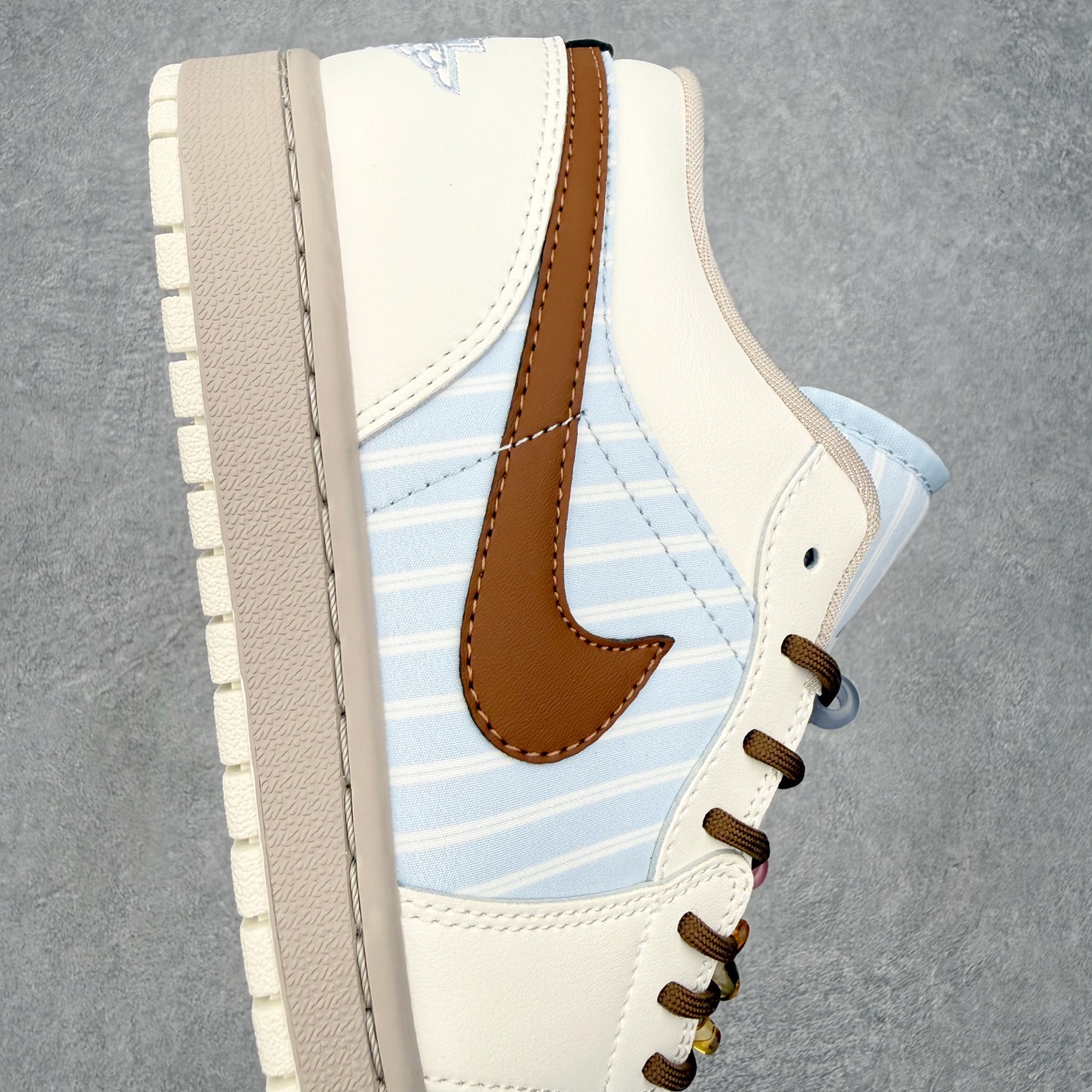 Nike Air Jordan 1 Low SE IR7553-422