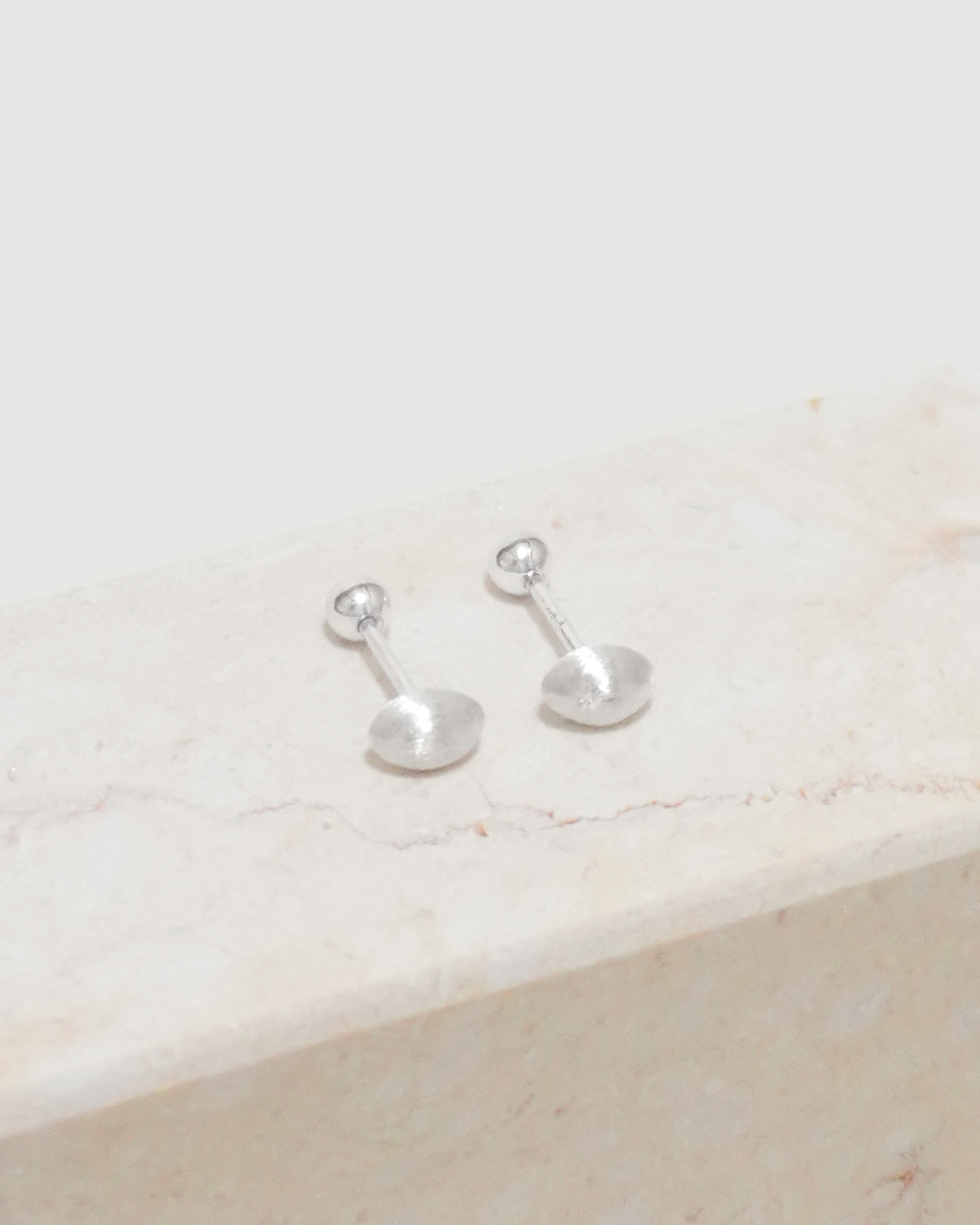 Sleek Oval Stud