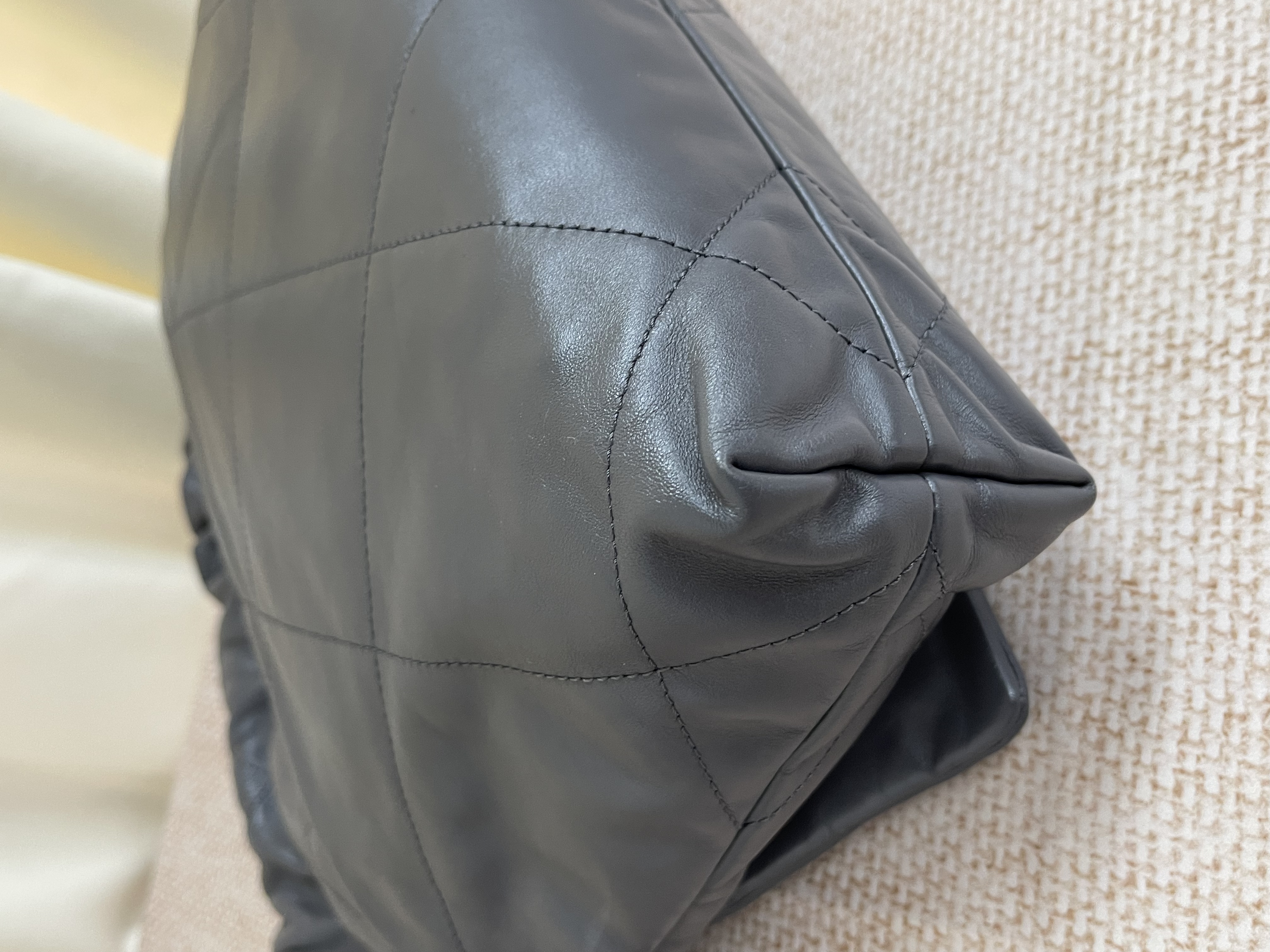 Pre-owned Chanel 22 bag / Product Code: 26022103