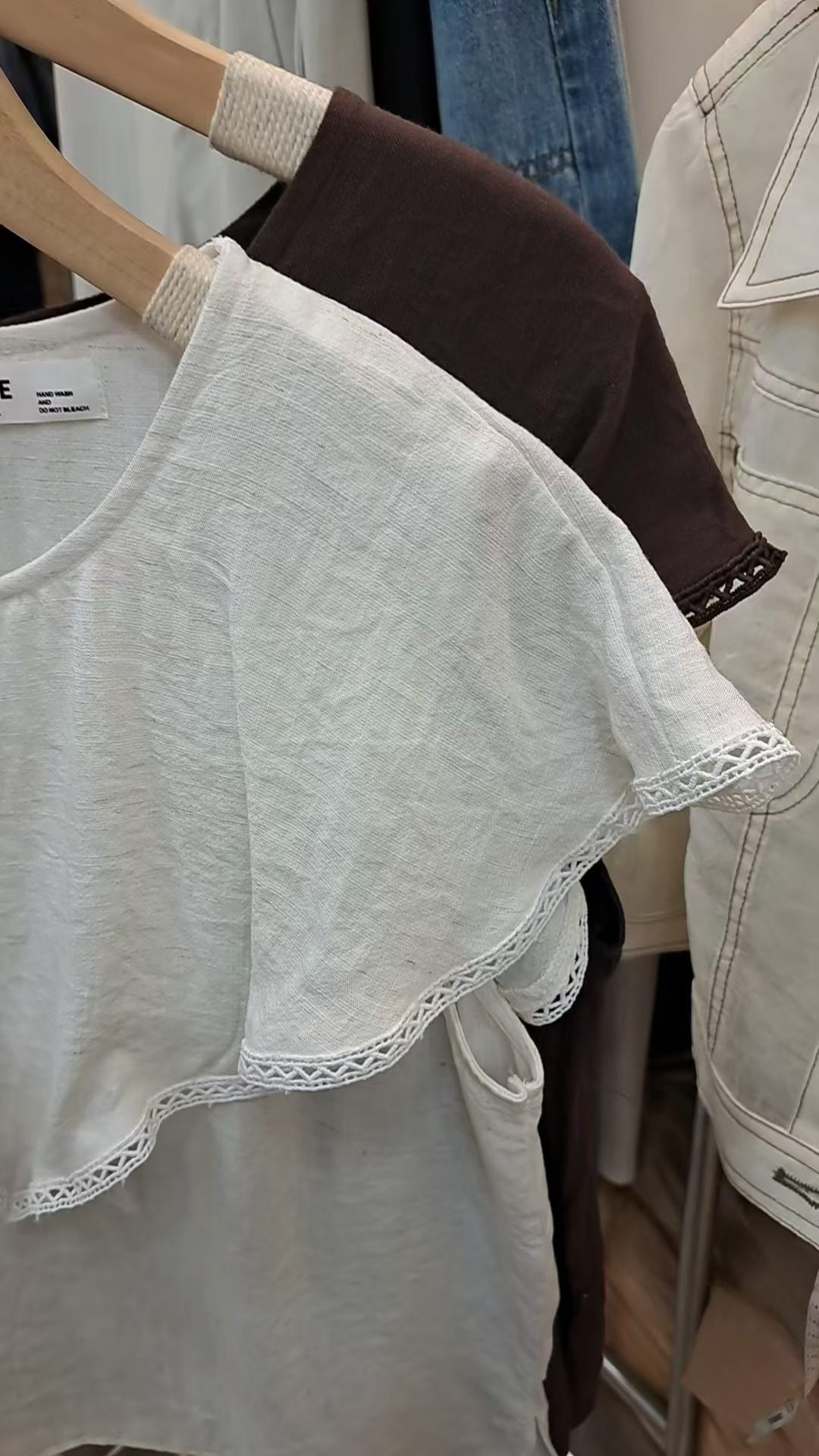 通花邊ruffle Top