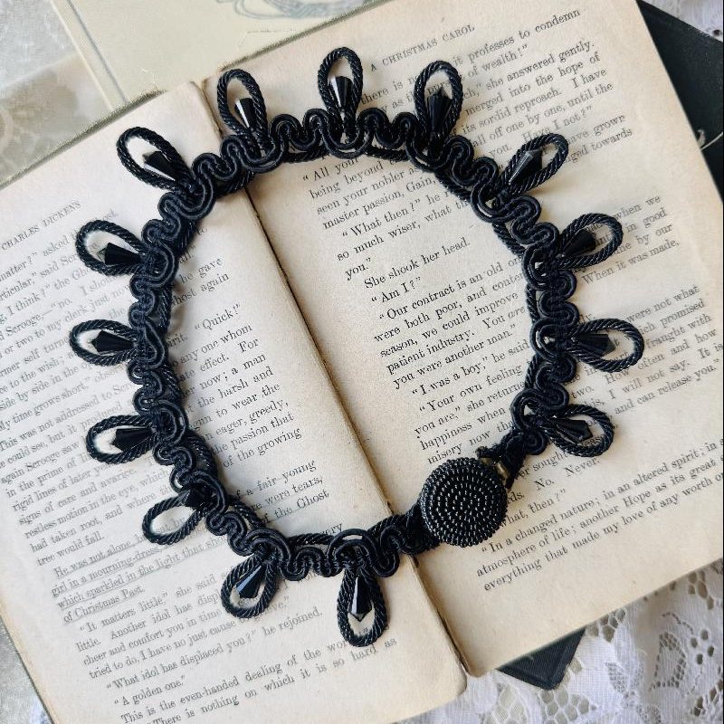 Vintage German Gothic-Inspired Glass Bead Embellished Choker(NZ078)