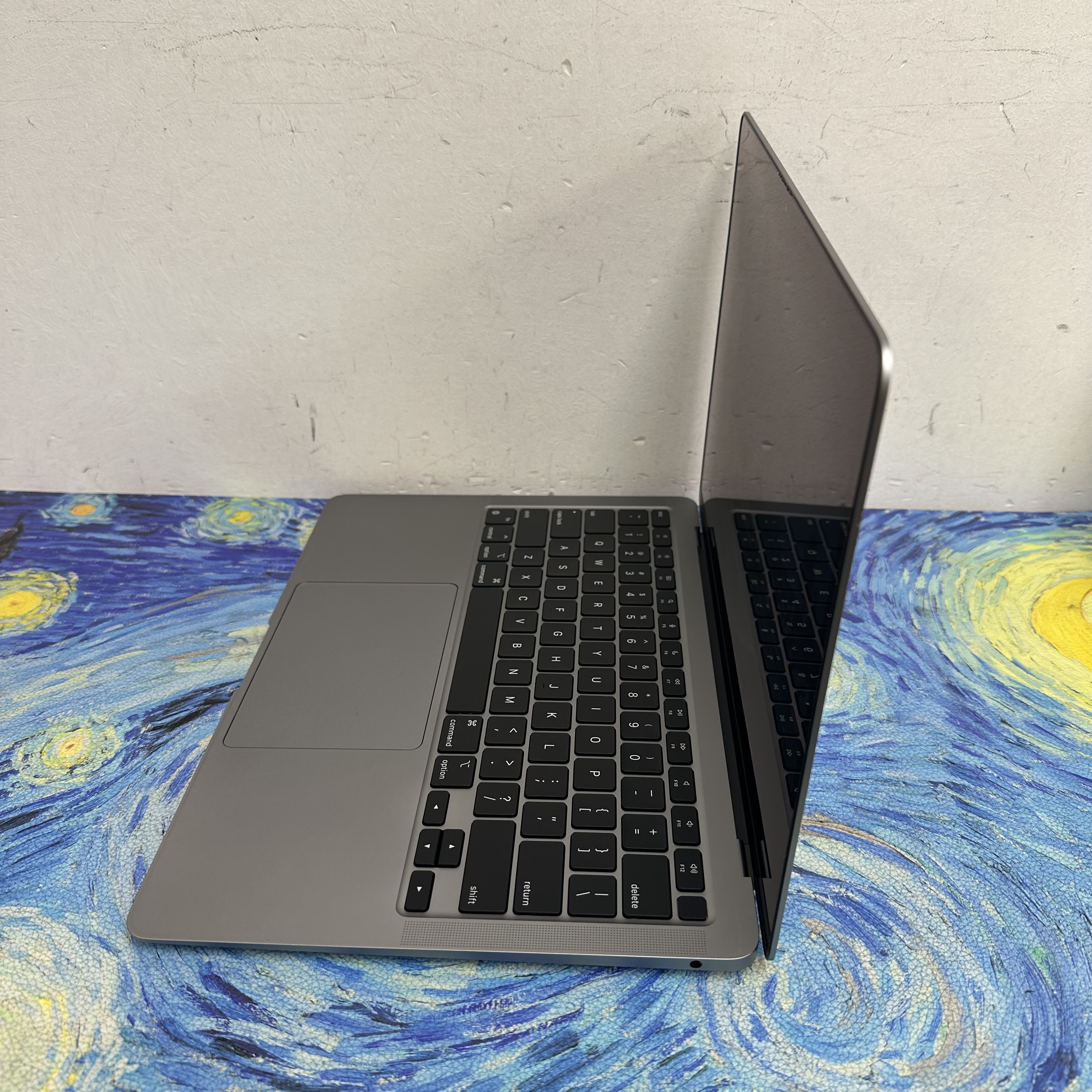 #5608 Apple MacBook Air M1 CPU 8GB Ram 256GB SSD