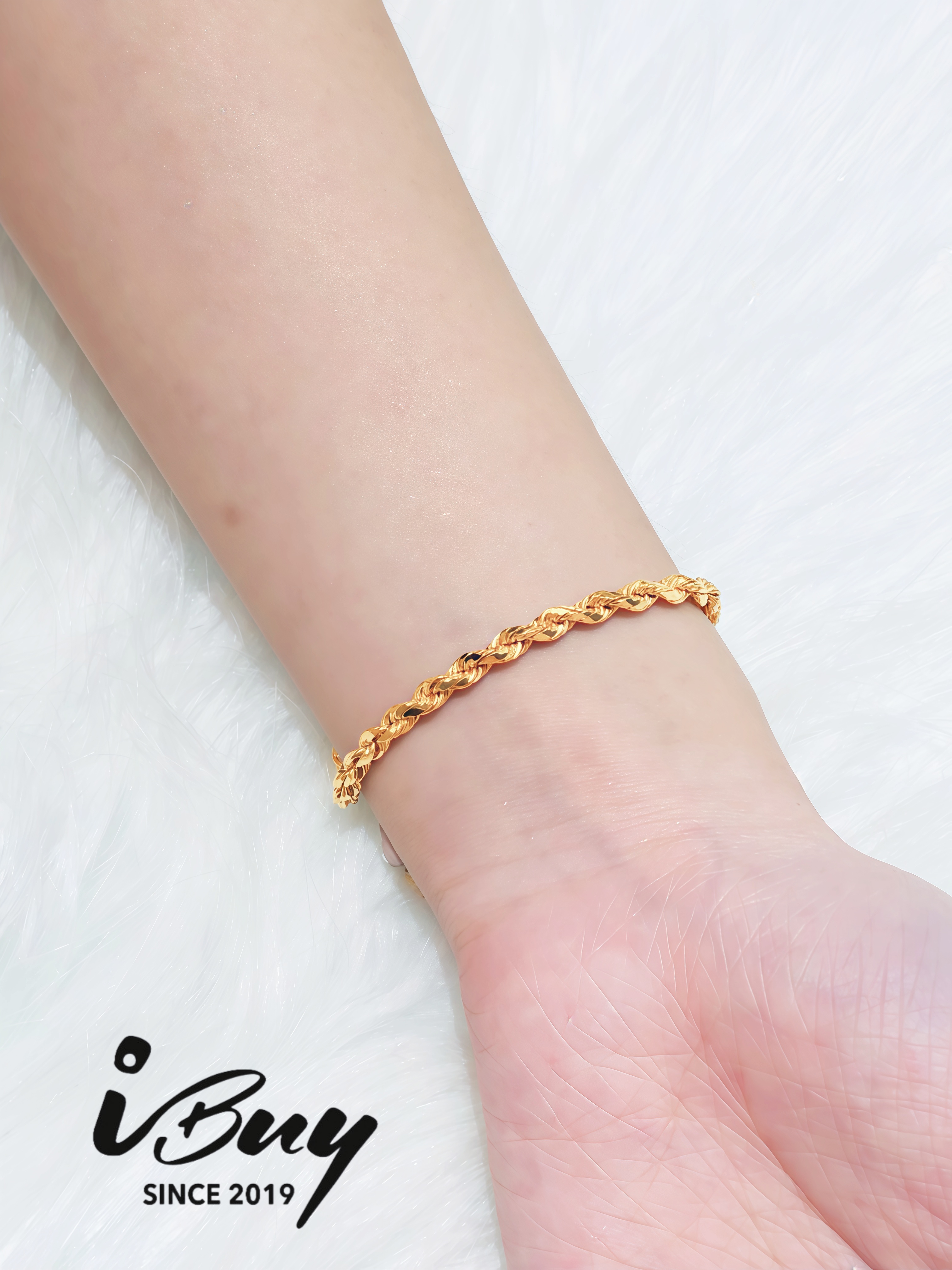 916 GOLD HOLLOW ROPE BRACELET (035)  916 金 空心麻绳手链
