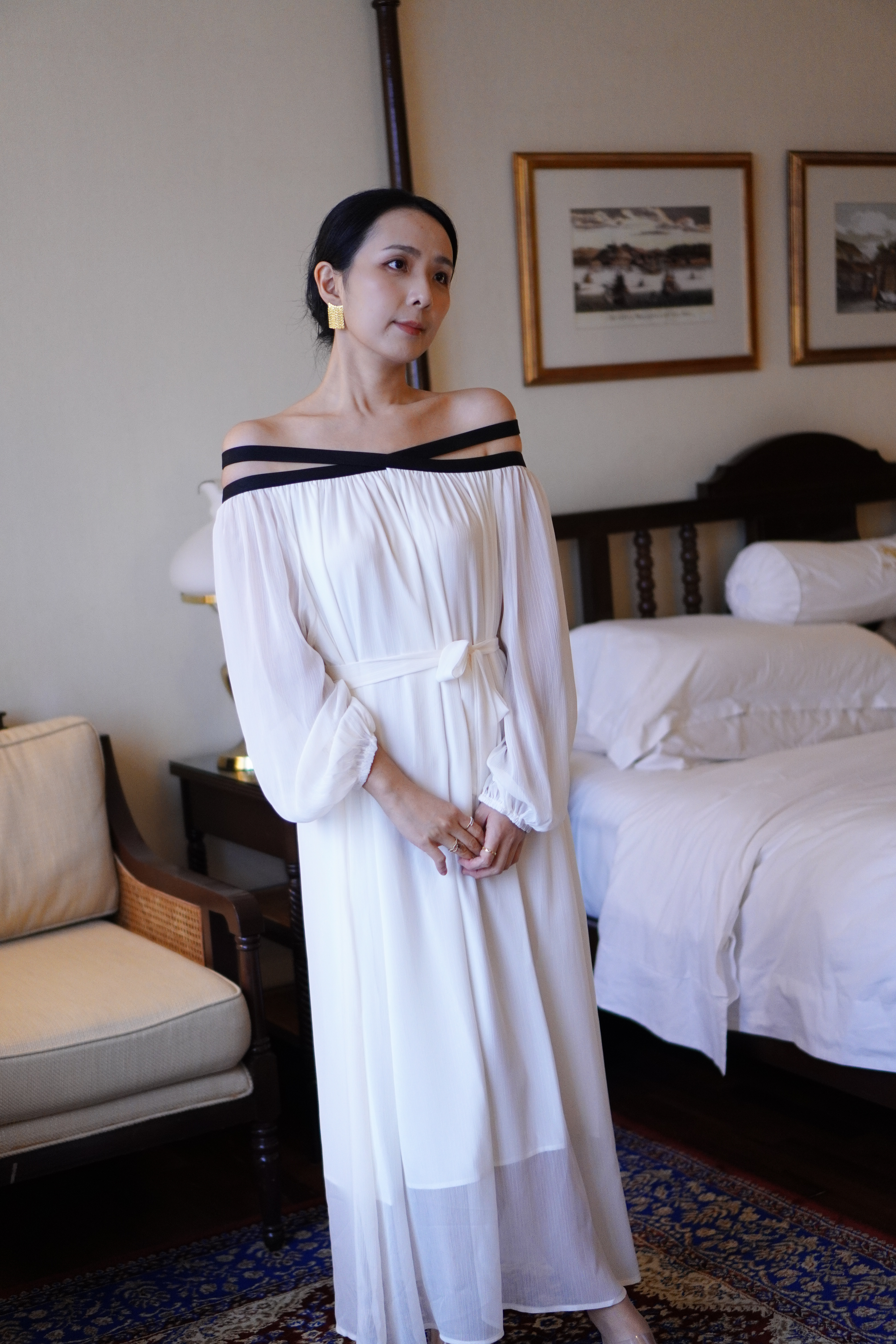 交叉一字肩飘纱连衣裙 Cross Strap Off-shoulder Flowy Dress