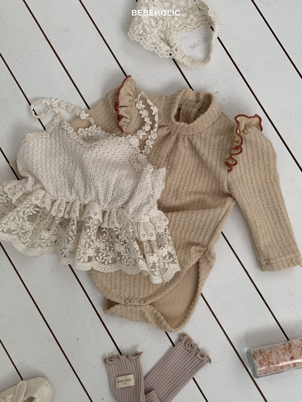 🌸預訂 韓國直送🌸🇰🇷BEBEHOLIC兩色花邊袖長袖包屁衣