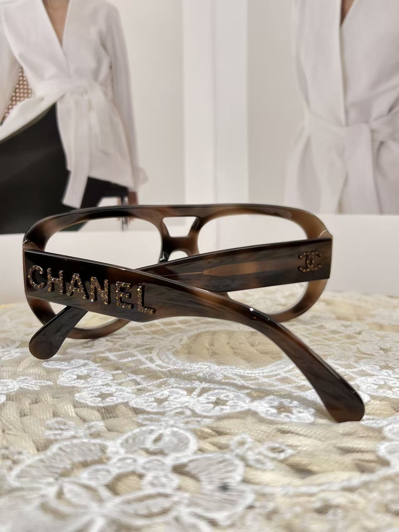 Chanel 豹紋雷朋眼鏡
