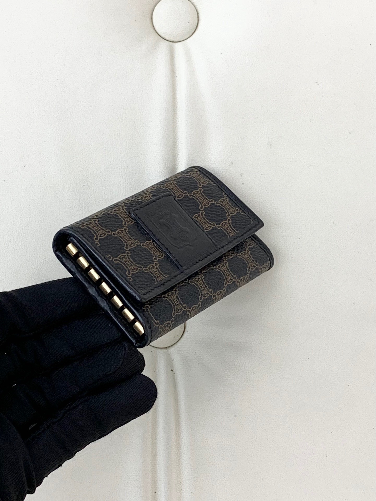 【預訂貨品】Celine啡色牛皮老花金扣三折鑰匙包