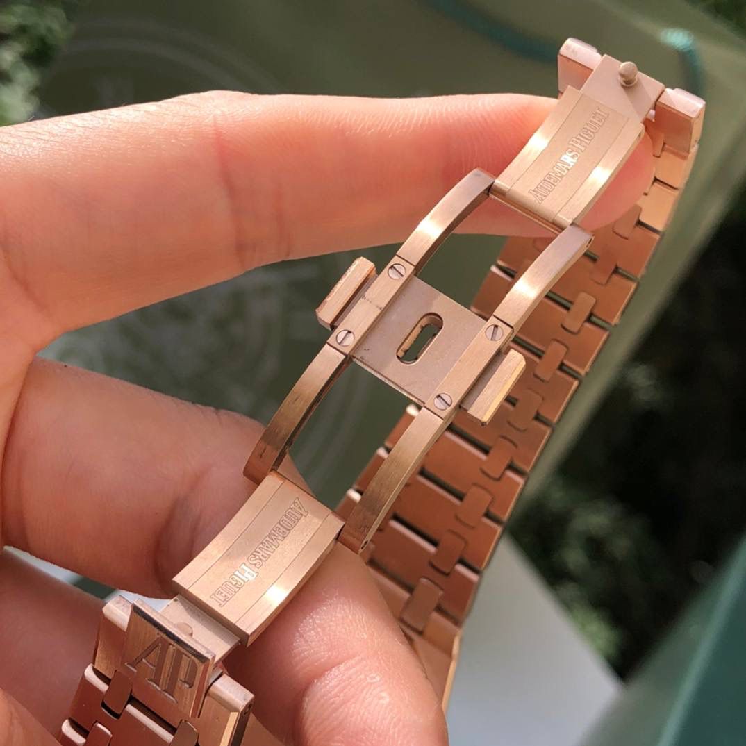 爱彼皇家橡树系列女士腕表，玫瑰金镶钻奢华腕表