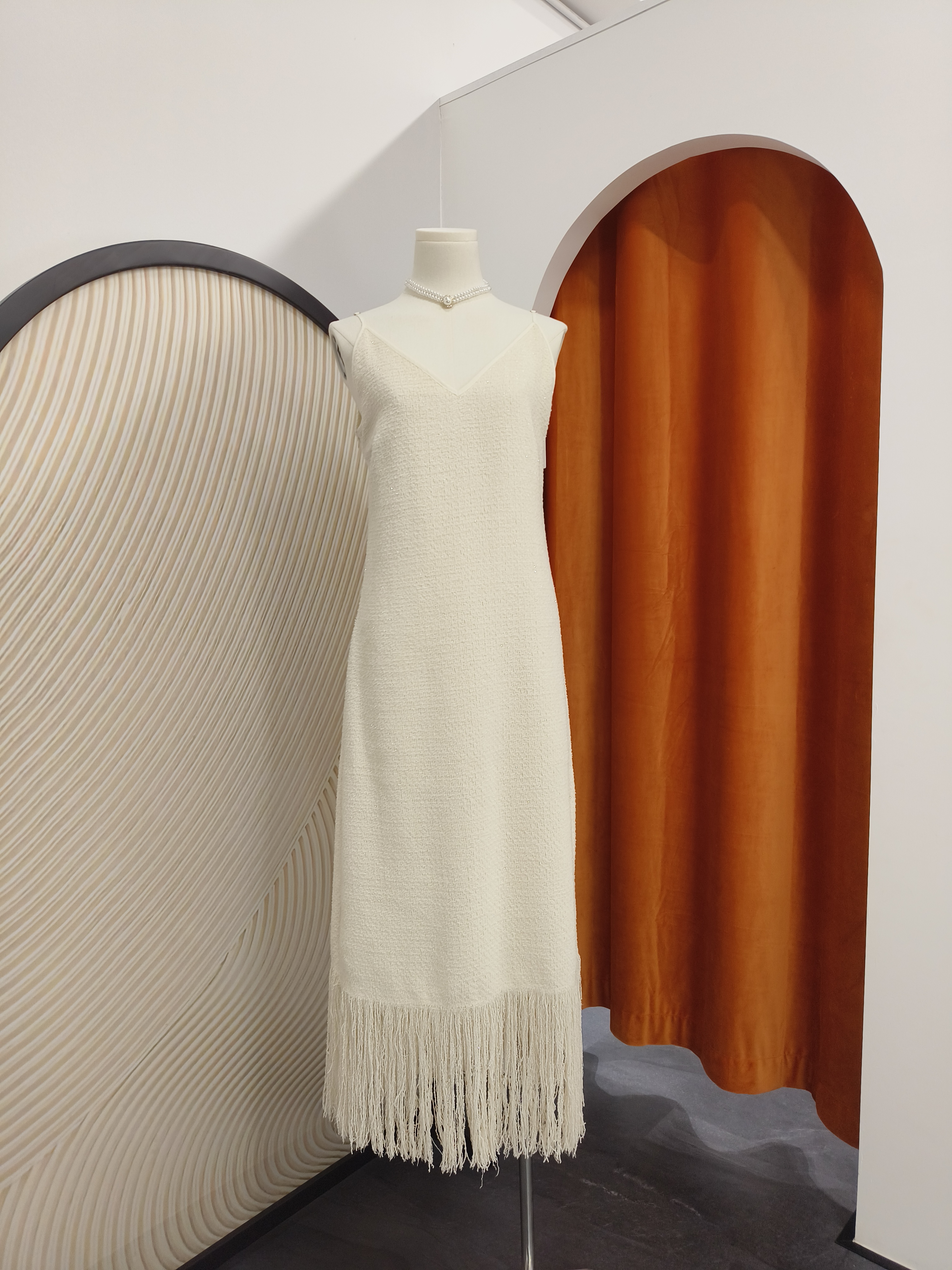 V领法式流苏连衣裙 V Neck Fringe Hem Cami Dress