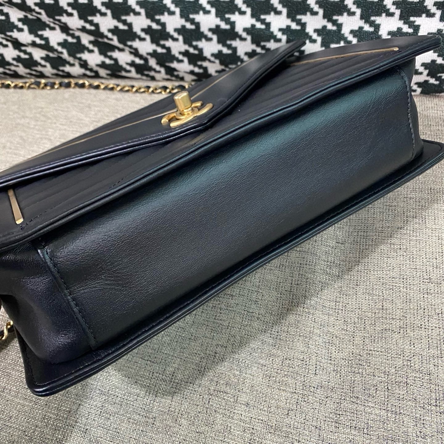 【預訂貨品】Chanel黑金信封包 