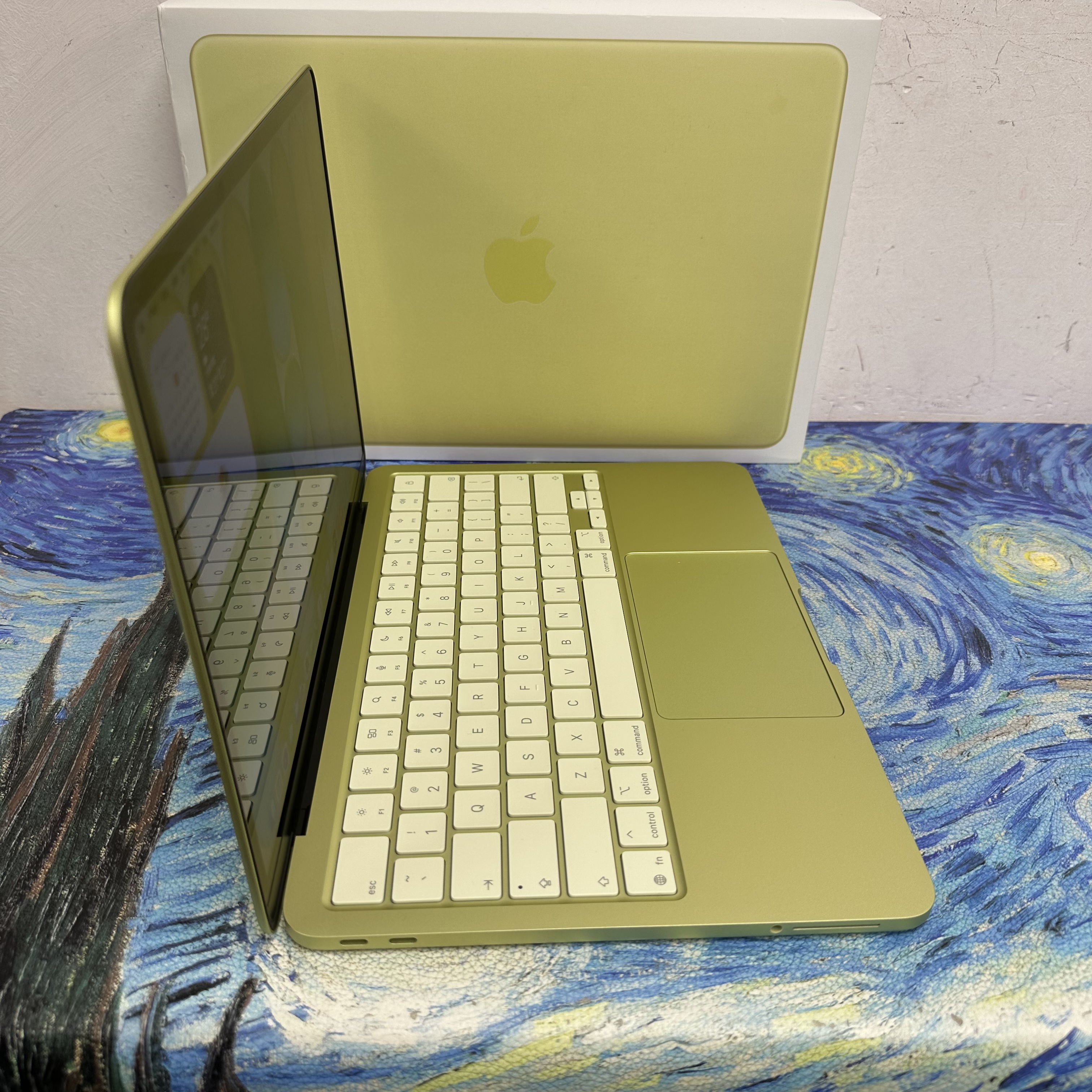 #5996 APPLE  MacBook Neo A18 Pro CPU/ 8GB Ram/256GB SSD/5核心GPU/Liquid Retina Mon/13吋/黃色/Gaming Laptop / Notebook / 超強續航能力/文書機 / 畫圖 / 剪片 / Movie / Netflix 