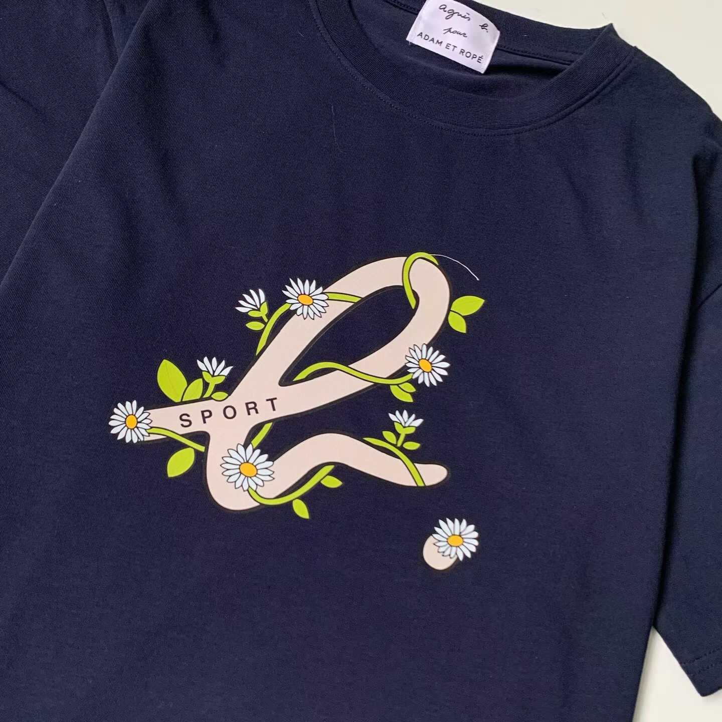 預訂 agnes b. WOMEN'S FLOWER b. LOGO短袖Tee [貨號26A417]