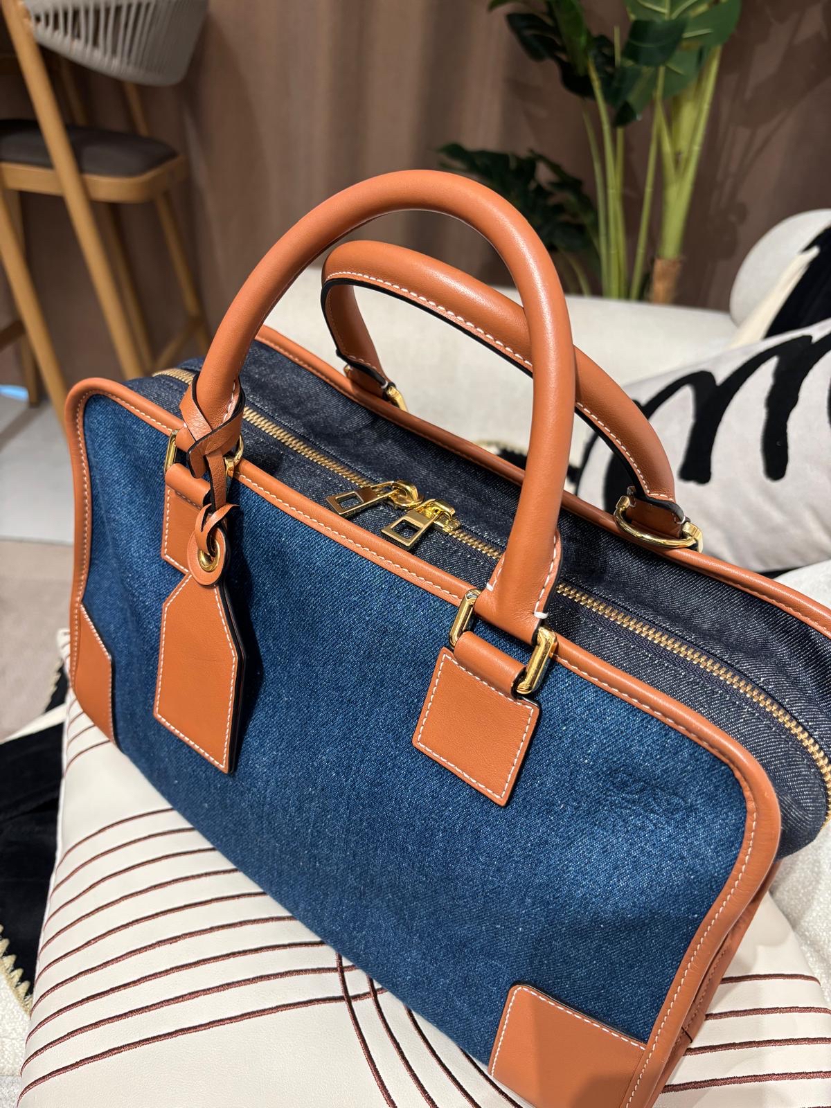 LOEWE Amazona 36 denim 2 way bag 牛仔布 100%Authentic, 98%New ✅Dust bag