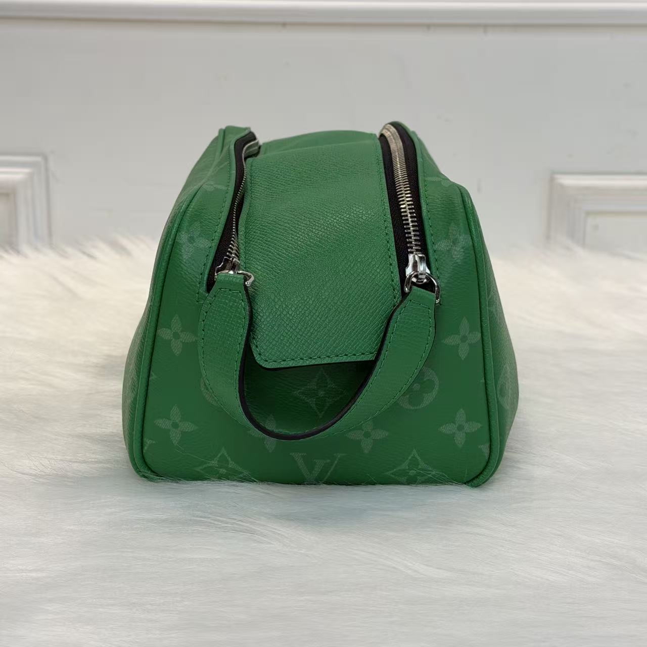 LOUIS VUITTON Dopp Kit 老花滿印拉鍊開合 帆布拼皮革 收納包洗漱包 男款 